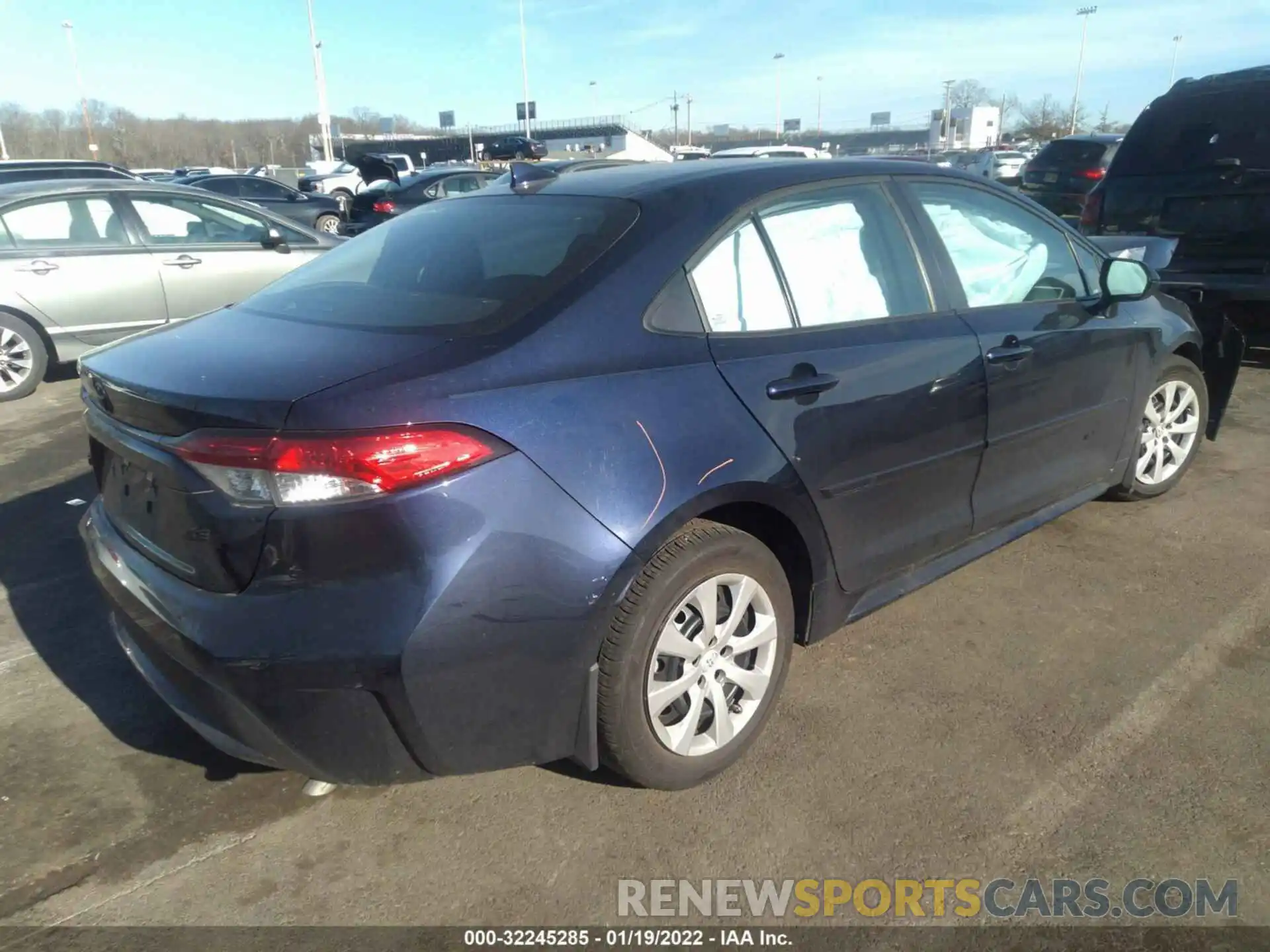 4 Photograph of a damaged car 5YFEPMAE6MP161600 TOYOTA COROLLA 2021