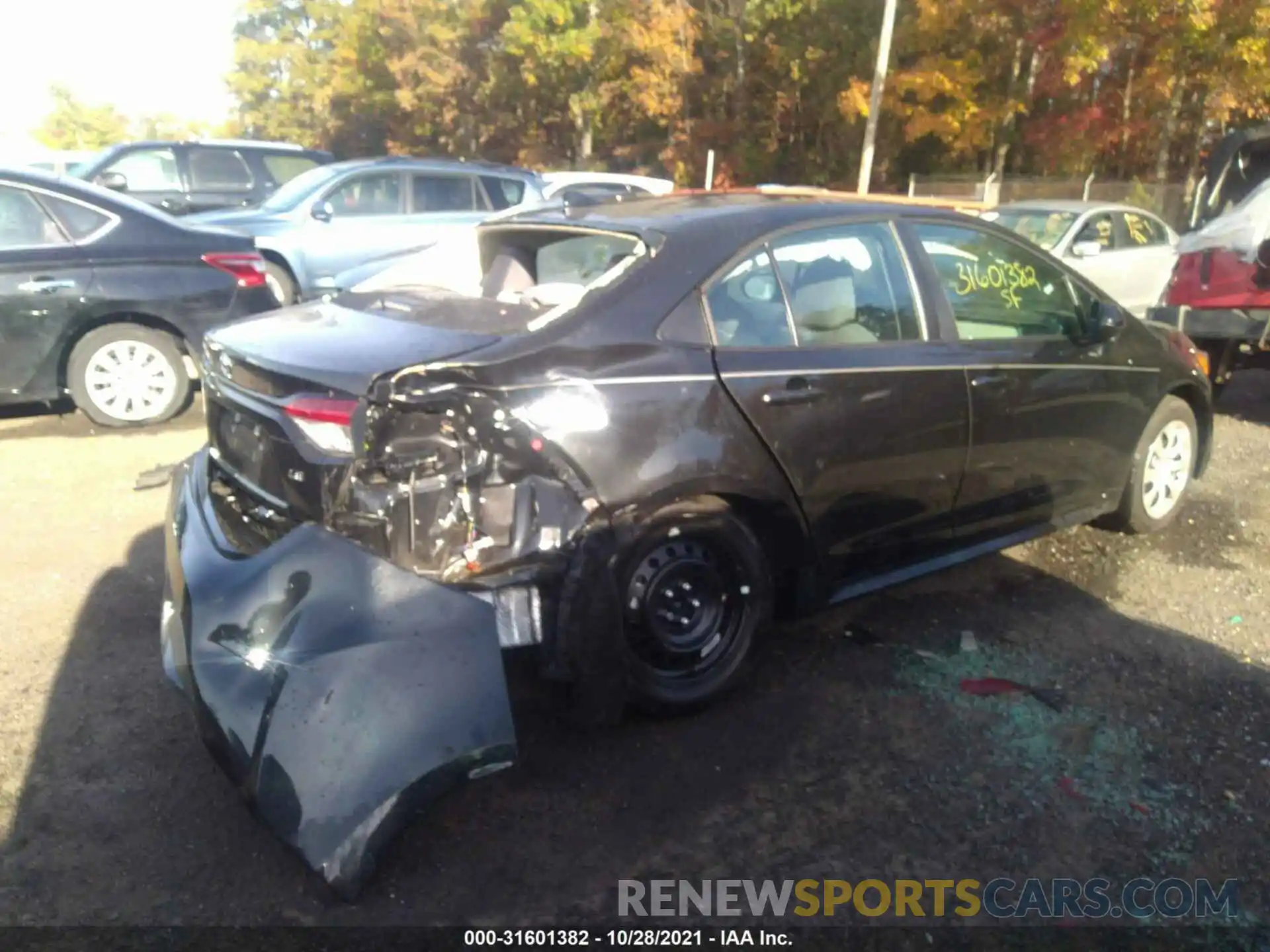 4 Photograph of a damaged car 5YFEPMAE6MP161662 TOYOTA COROLLA 2021