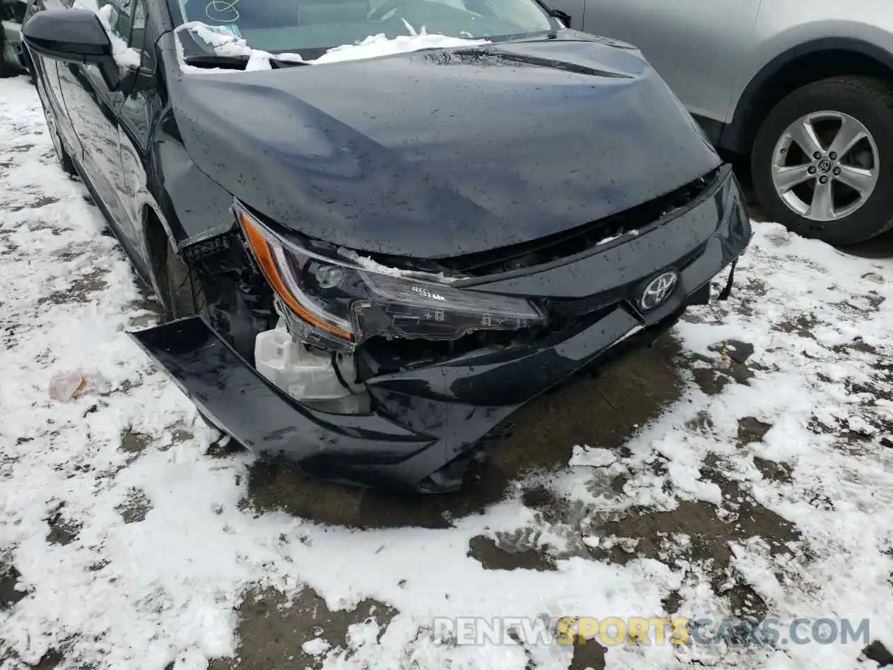 10 Photograph of a damaged car 5YFEPMAE6MP164481 TOYOTA COROLLA 2021