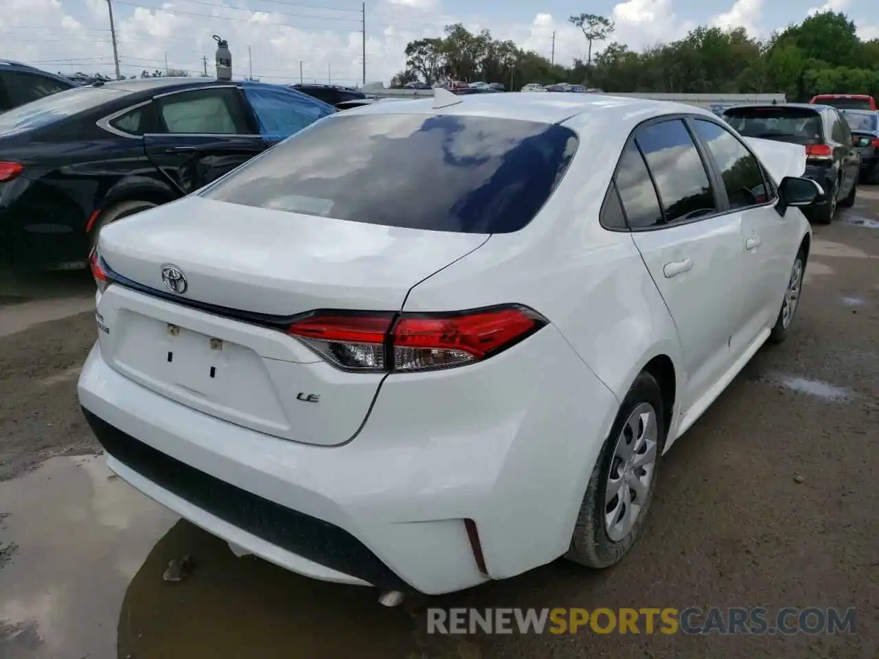 4 Photograph of a damaged car 5YFEPMAE6MP175318 TOYOTA COROLLA 2021