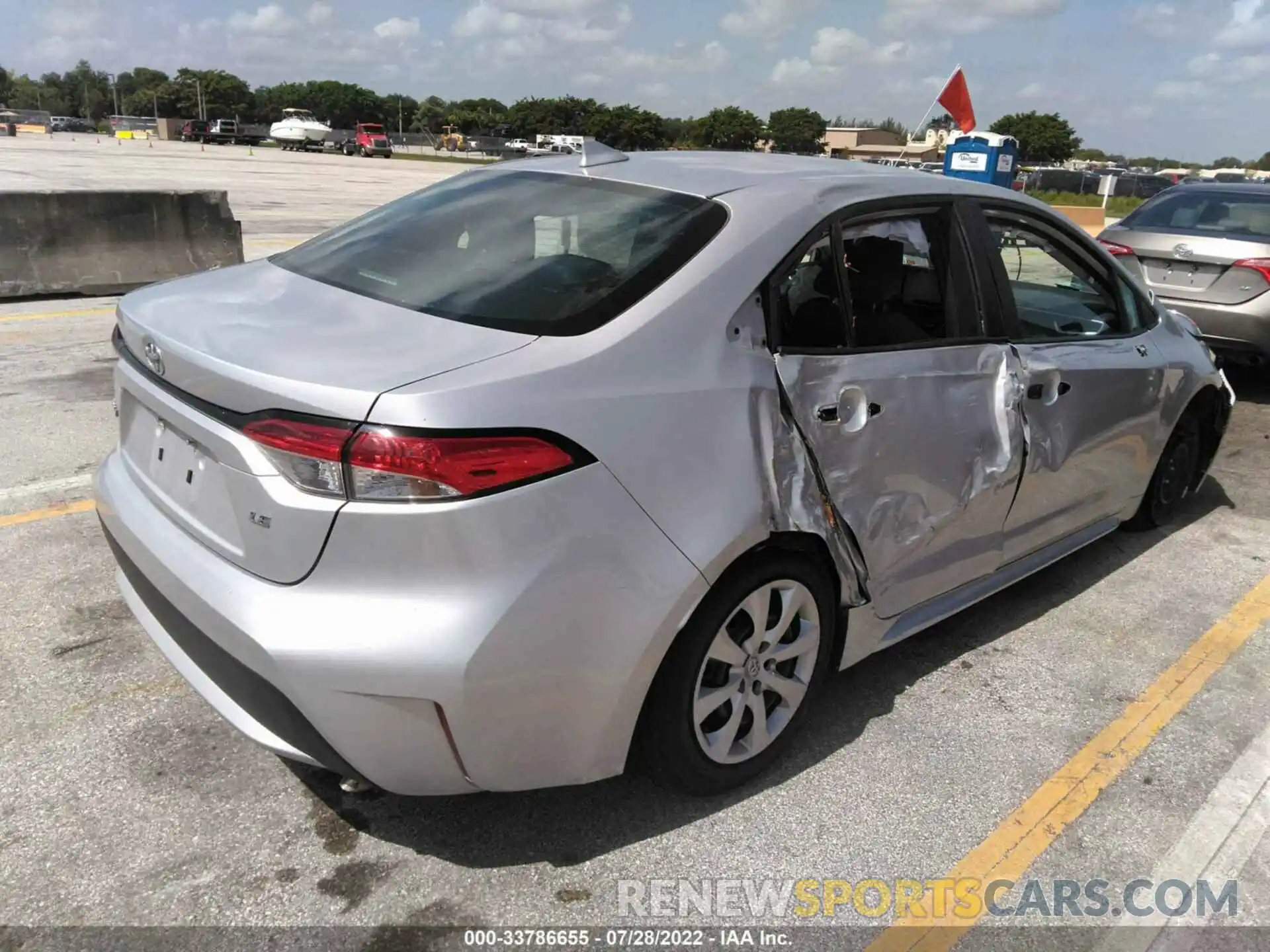 4 Photograph of a damaged car 5YFEPMAE6MP181894 TOYOTA COROLLA 2021