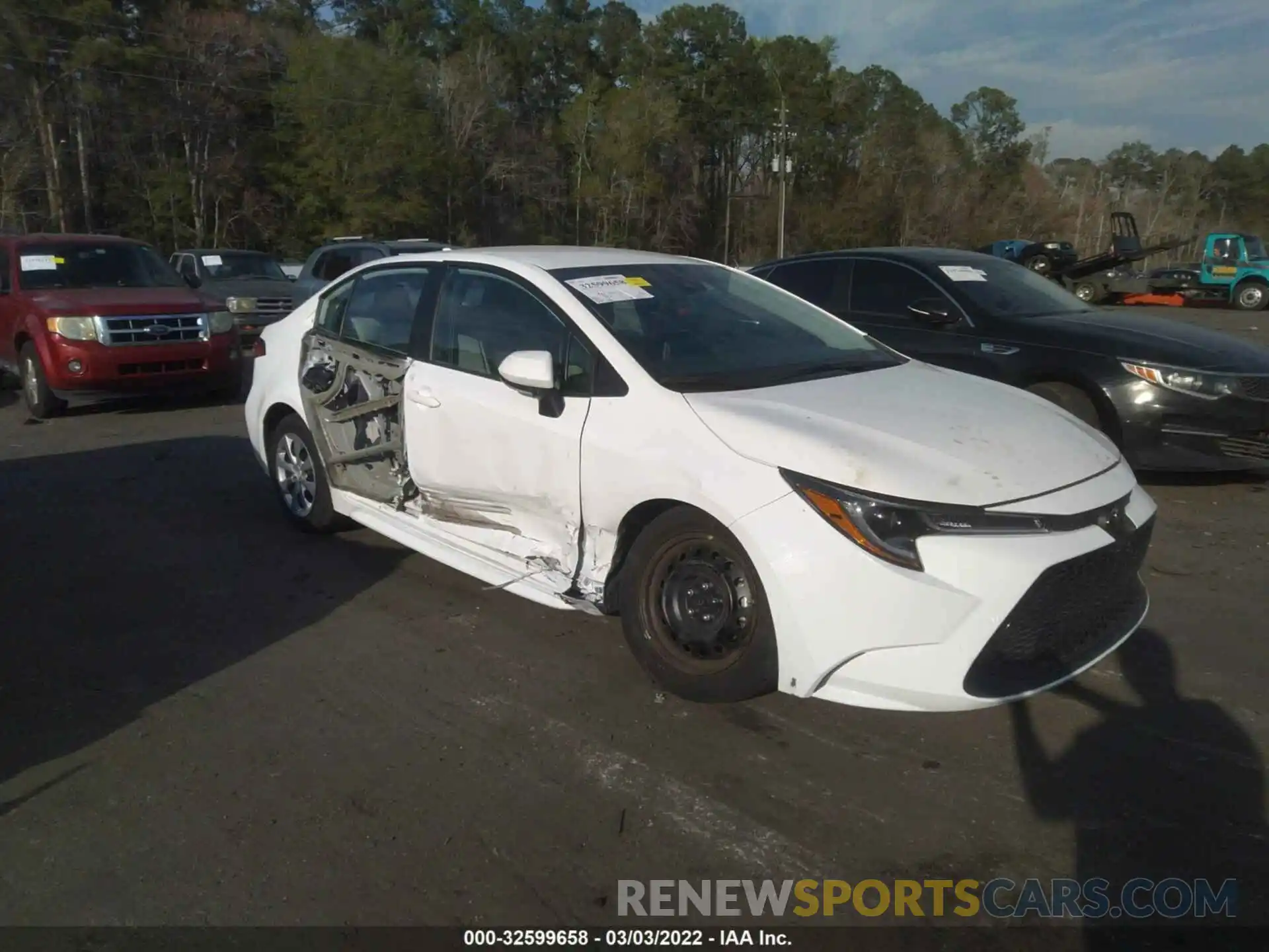 1 Photograph of a damaged car 5YFEPMAE6MP186528 TOYOTA COROLLA 2021