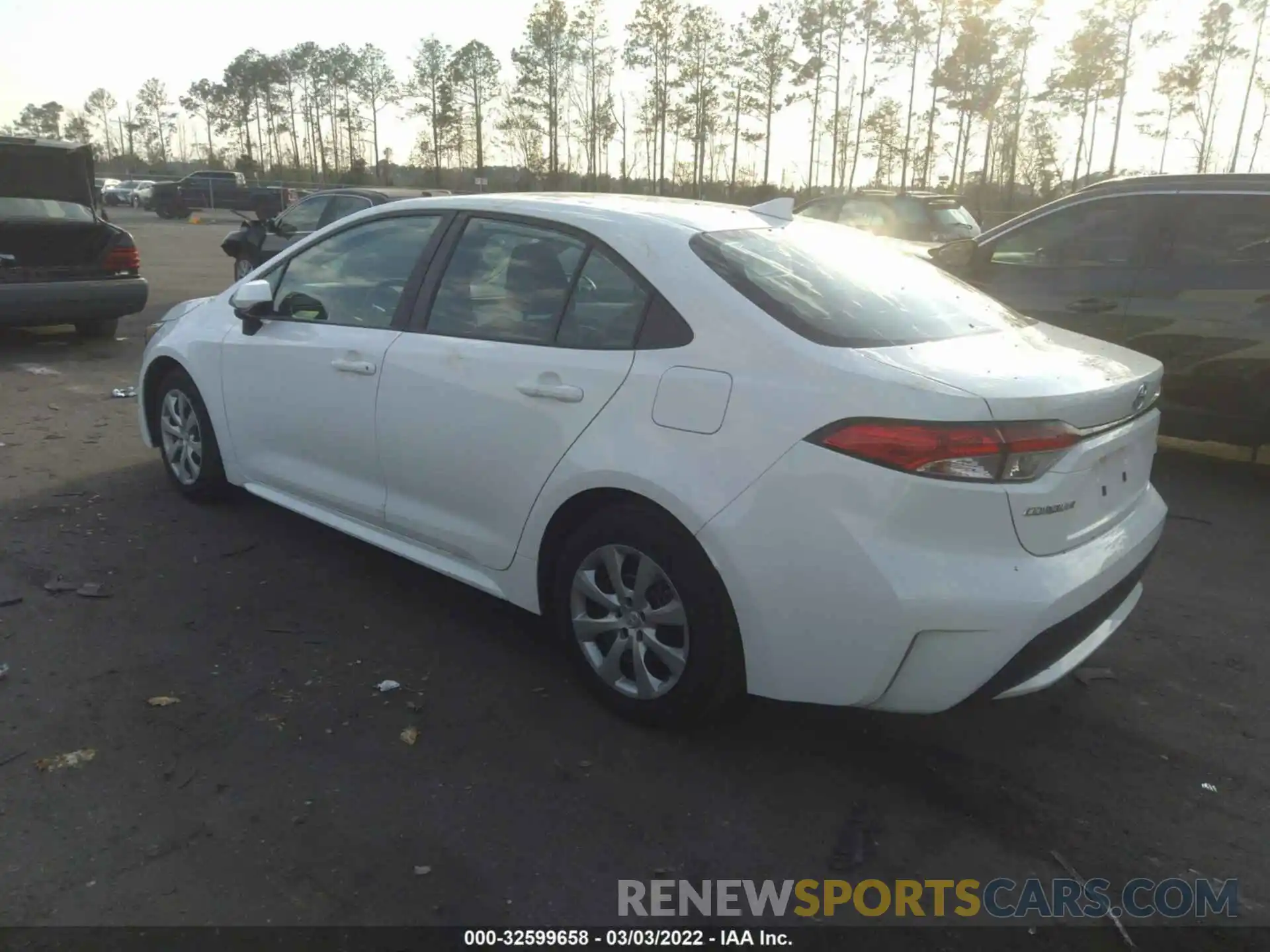 3 Photograph of a damaged car 5YFEPMAE6MP186528 TOYOTA COROLLA 2021