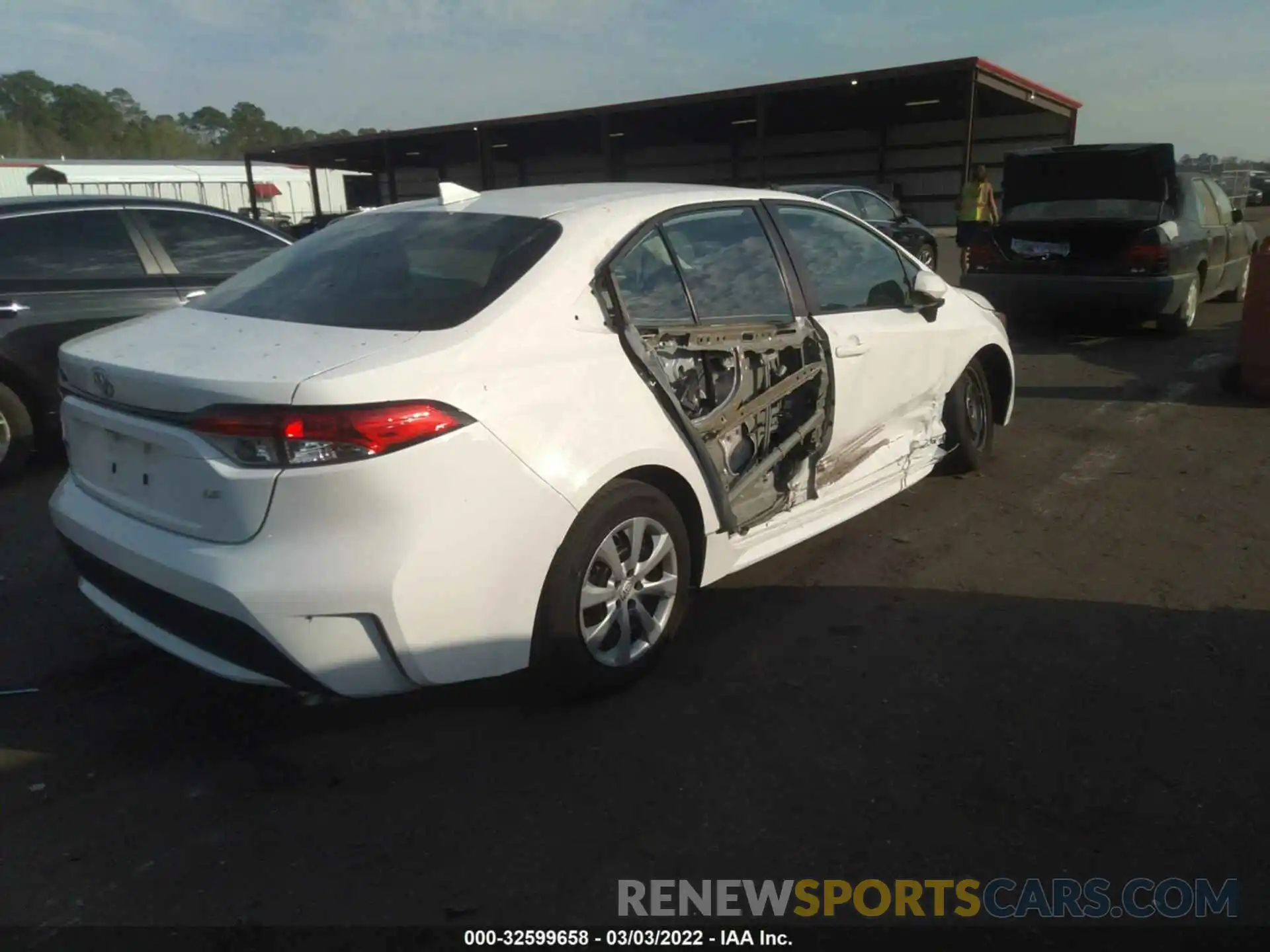 4 Photograph of a damaged car 5YFEPMAE6MP186528 TOYOTA COROLLA 2021