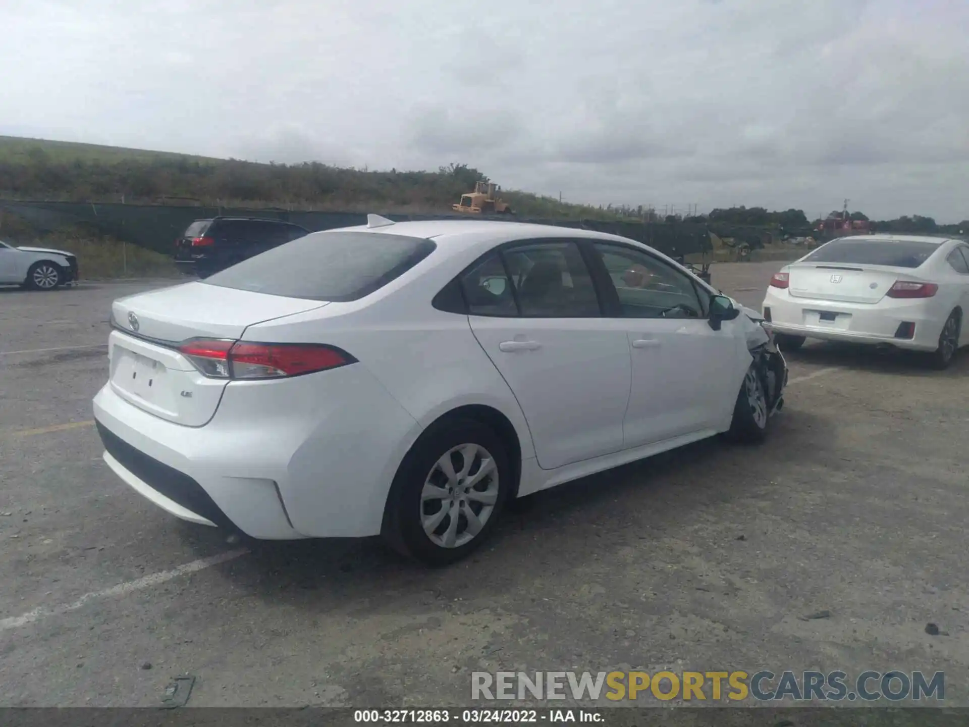 4 Photograph of a damaged car 5YFEPMAE6MP200007 TOYOTA COROLLA 2021