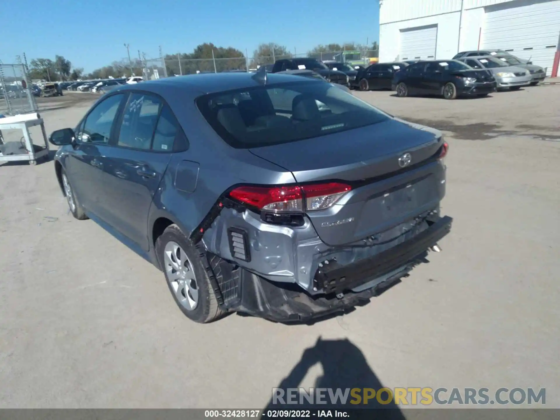 3 Photograph of a damaged car 5YFEPMAE6MP202811 TOYOTA COROLLA 2021