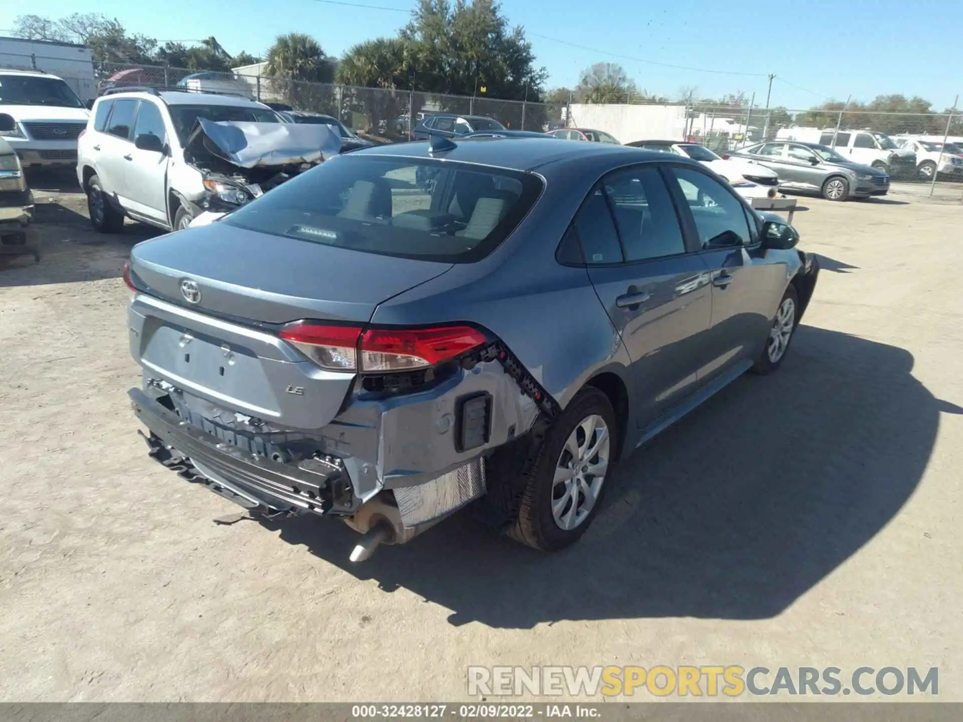 4 Photograph of a damaged car 5YFEPMAE6MP202811 TOYOTA COROLLA 2021