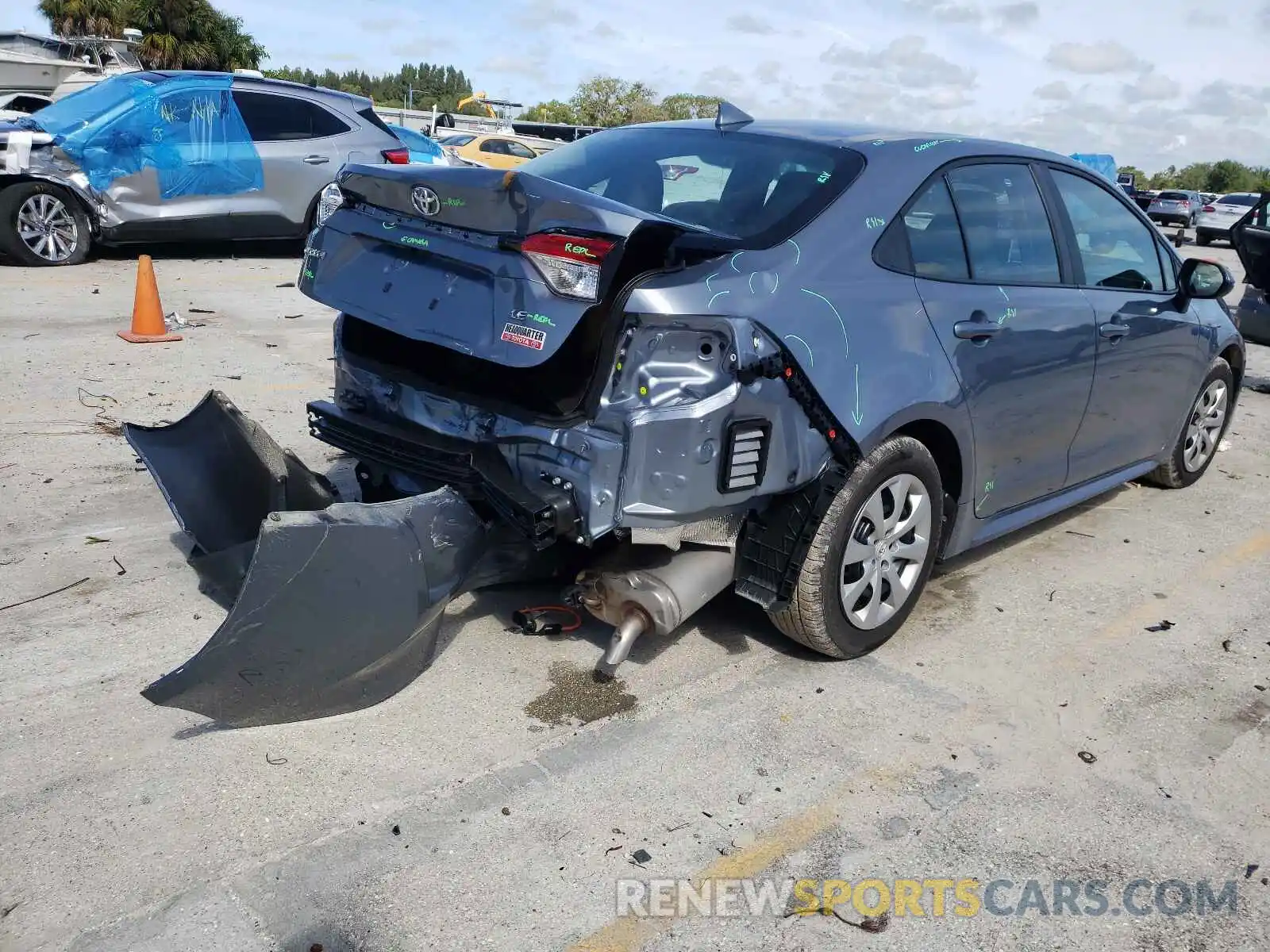 4 Photograph of a damaged car 5YFEPMAE6MP204087 TOYOTA COROLLA 2021