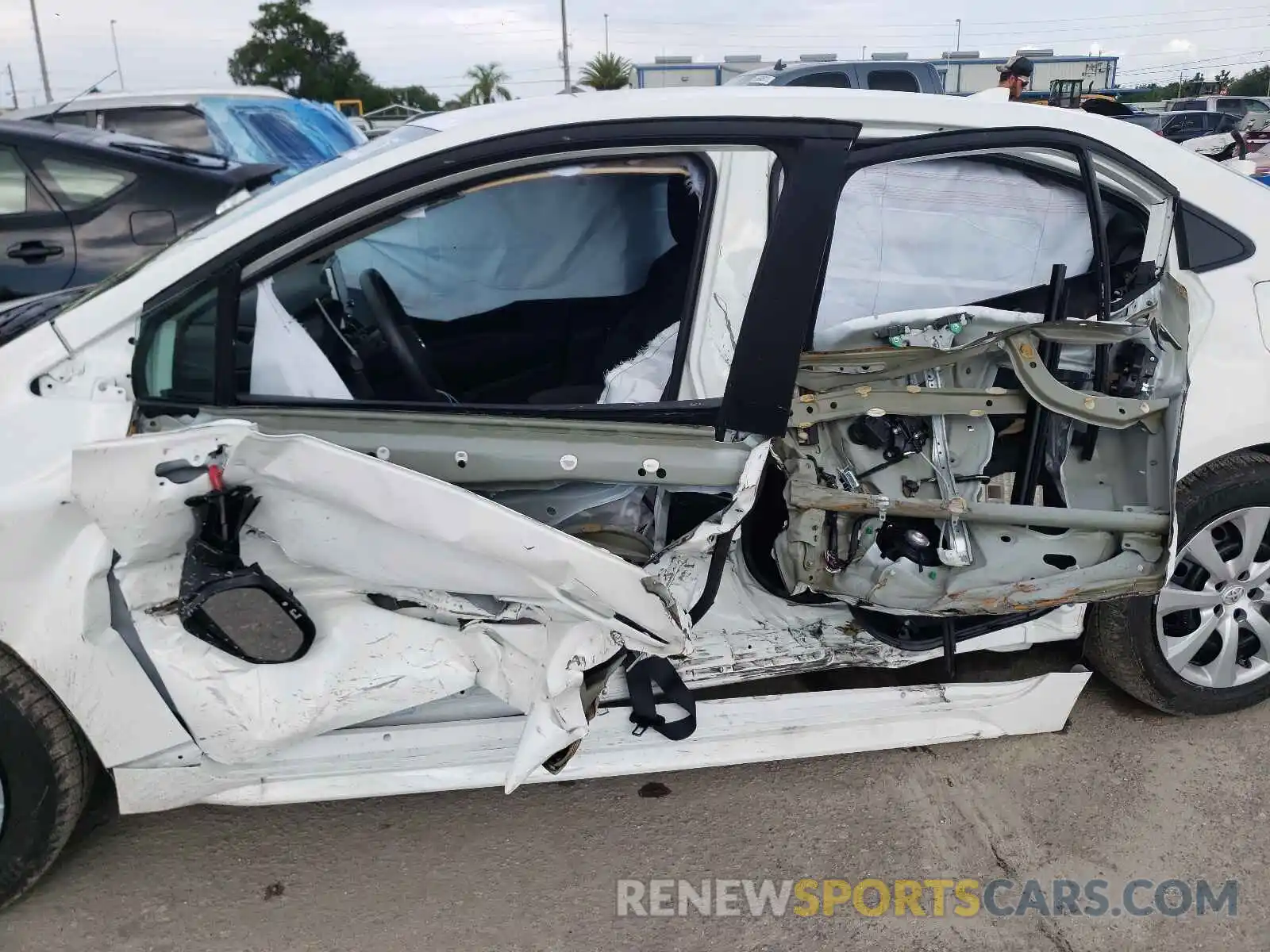 9 Photograph of a damaged car 5YFEPMAE6MP217325 TOYOTA COROLLA 2021