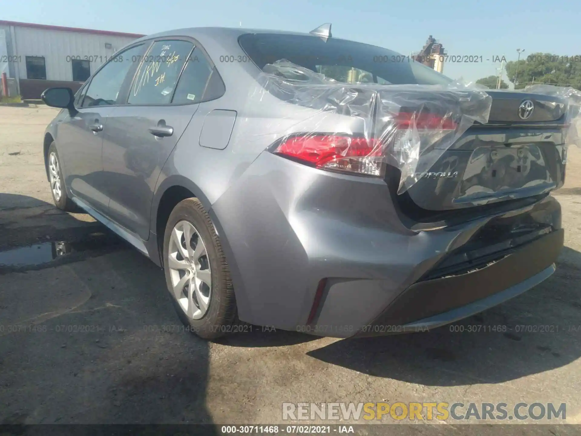 3 Photograph of a damaged car 5YFEPMAE6MP217471 TOYOTA COROLLA 2021