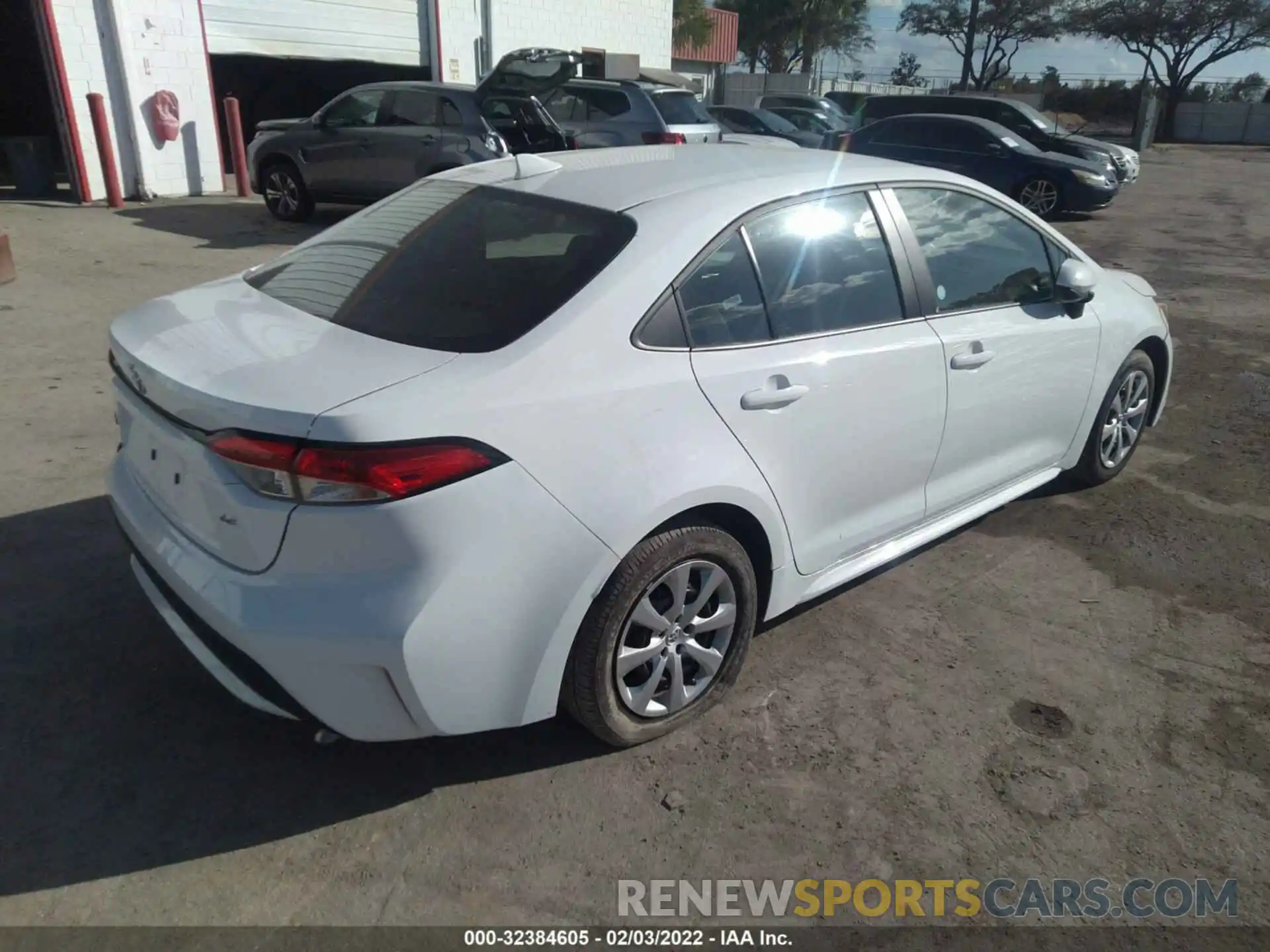 4 Photograph of a damaged car 5YFEPMAE6MP219219 TOYOTA COROLLA 2021