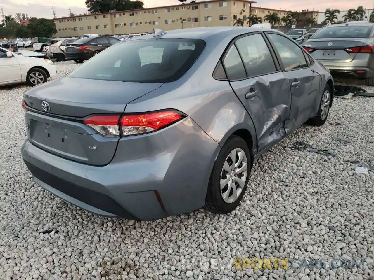 4 Photograph of a damaged car 5YFEPMAE6MP220015 TOYOTA COROLLA 2021