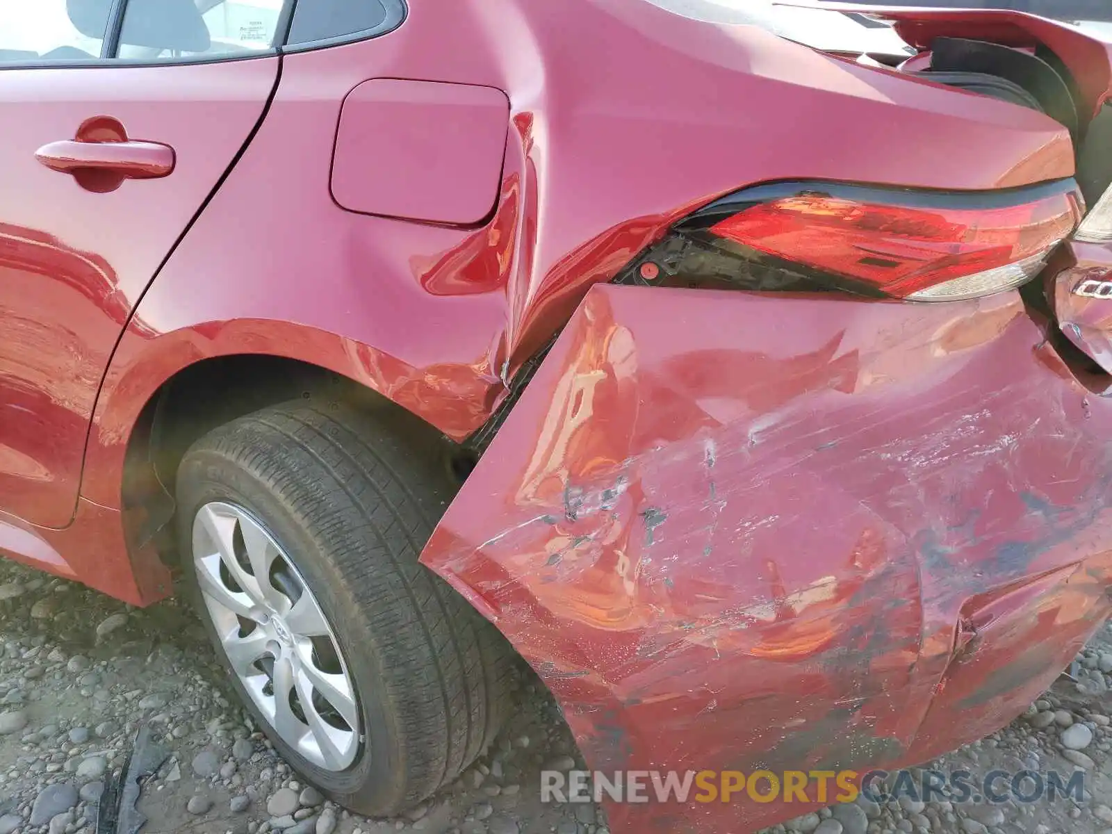 9 Photograph of a damaged car 5YFEPMAE6MP221813 TOYOTA COROLLA 2021