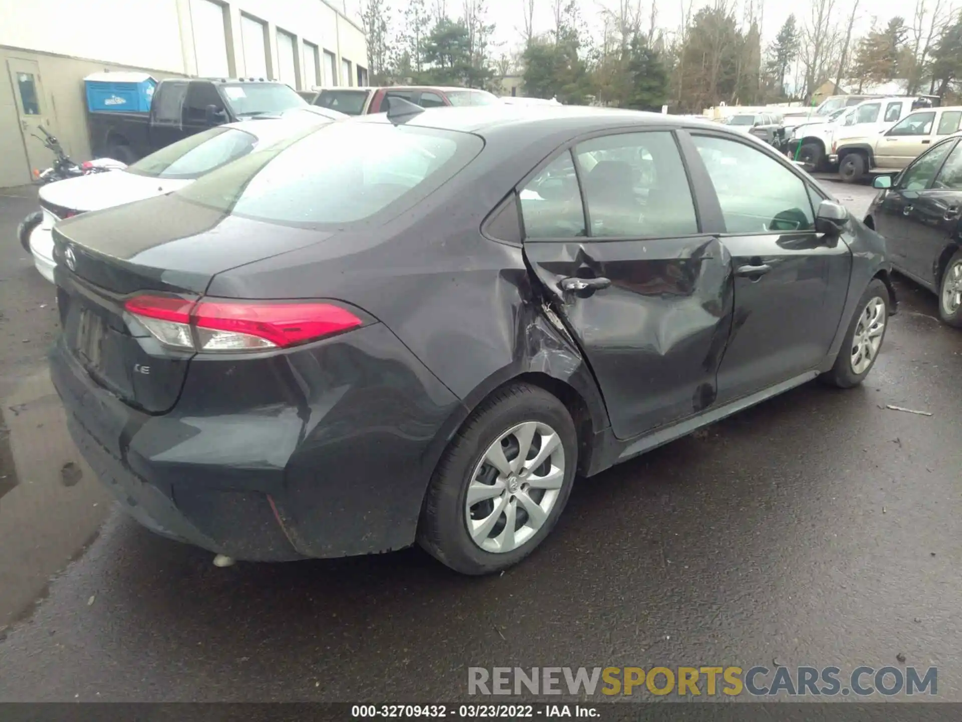 4 Photograph of a damaged car 5YFEPMAE6MP225635 TOYOTA COROLLA 2021