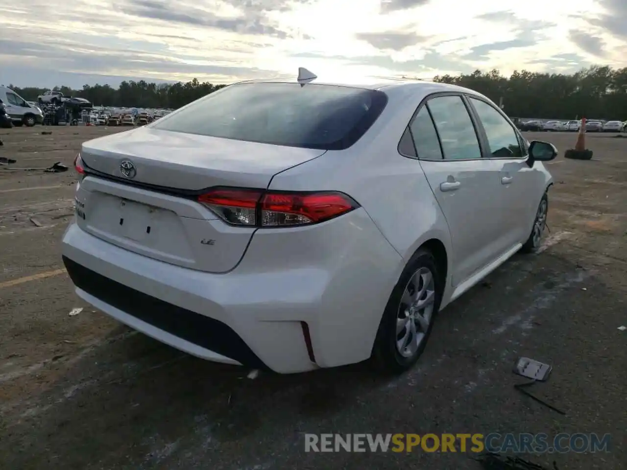 4 Photograph of a damaged car 5YFEPMAE6MP226459 TOYOTA COROLLA 2021