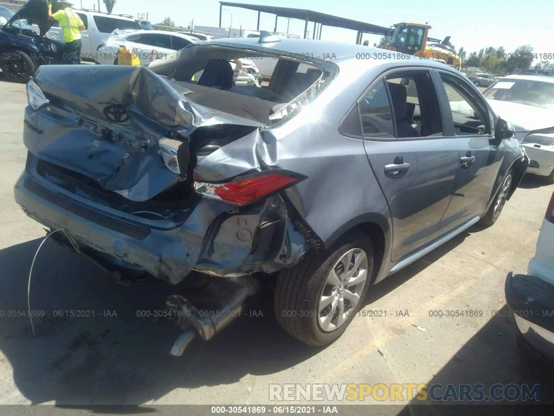 4 Photograph of a damaged car 5YFEPMAE6MP236036 TOYOTA COROLLA 2021