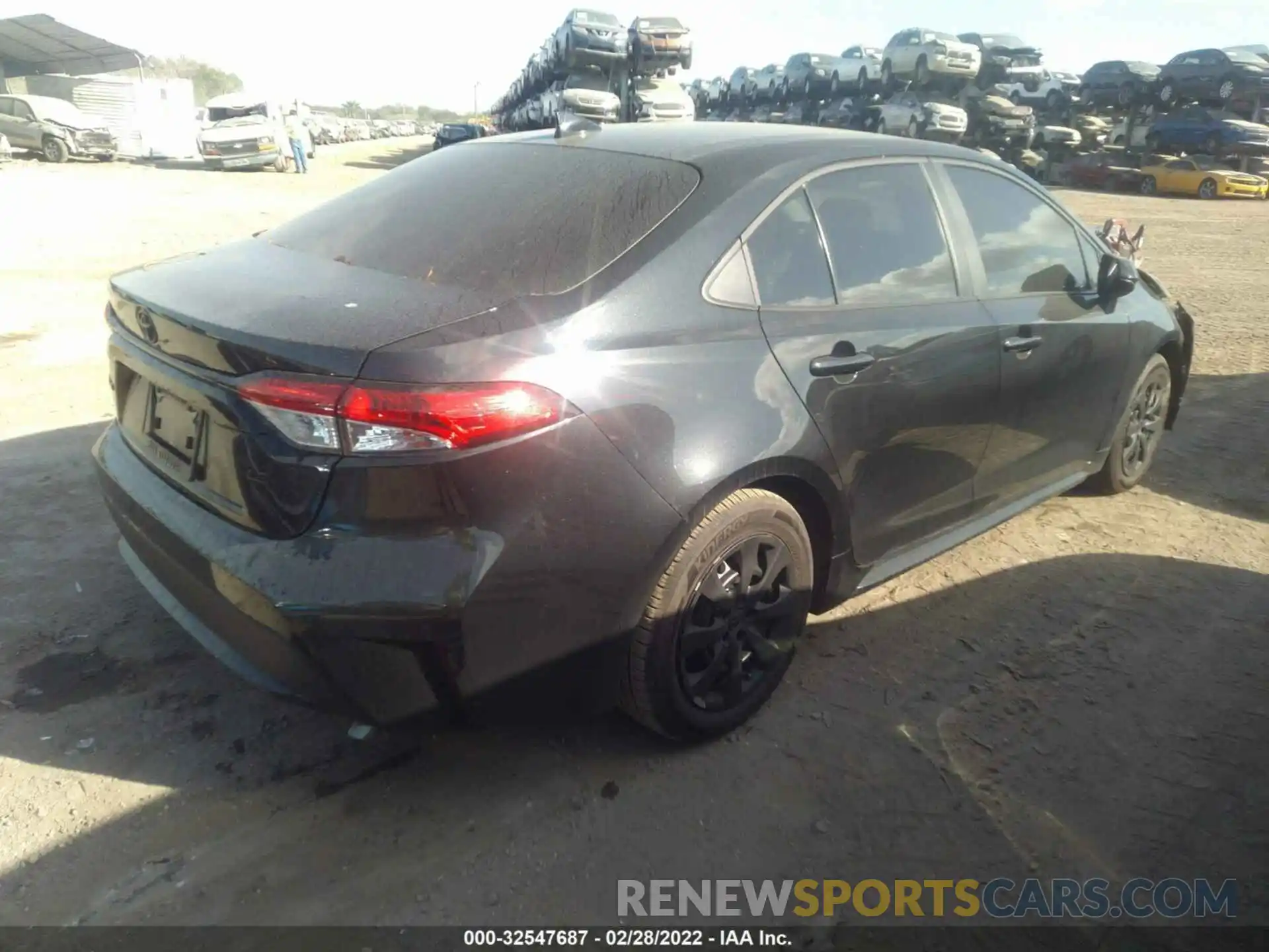 4 Photograph of a damaged car 5YFEPMAE6MP236733 TOYOTA COROLLA 2021