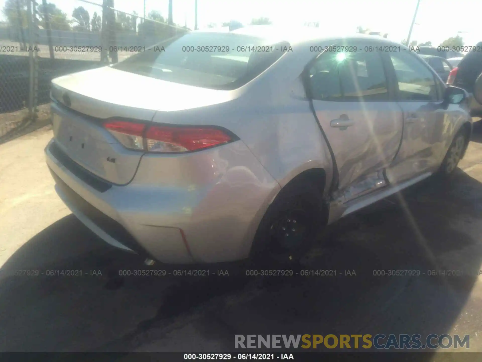 4 Photograph of a damaged car 5YFEPMAE6MP238420 TOYOTA COROLLA 2021