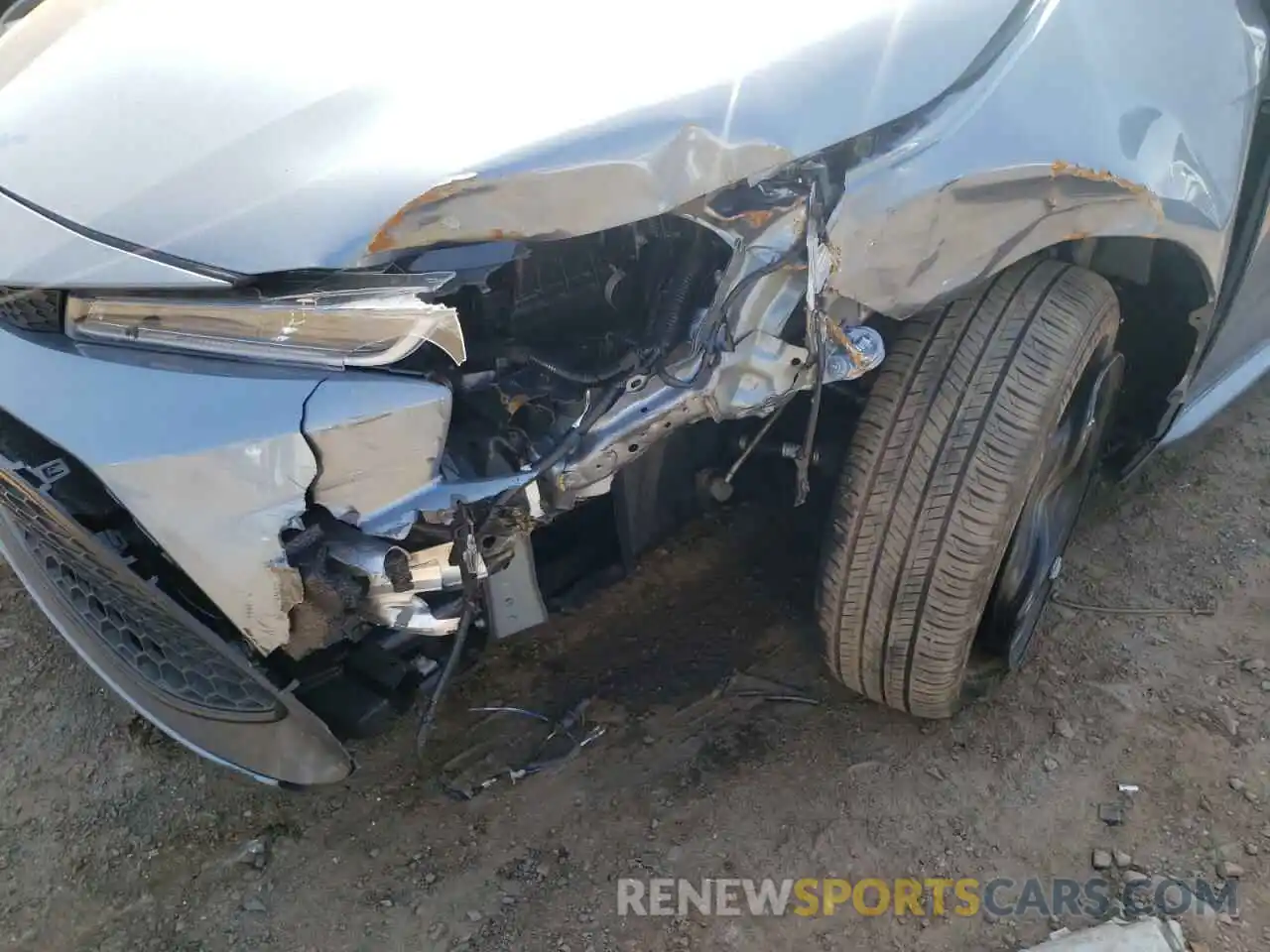 9 Photograph of a damaged car 5YFEPMAE6MP243939 TOYOTA COROLLA 2021