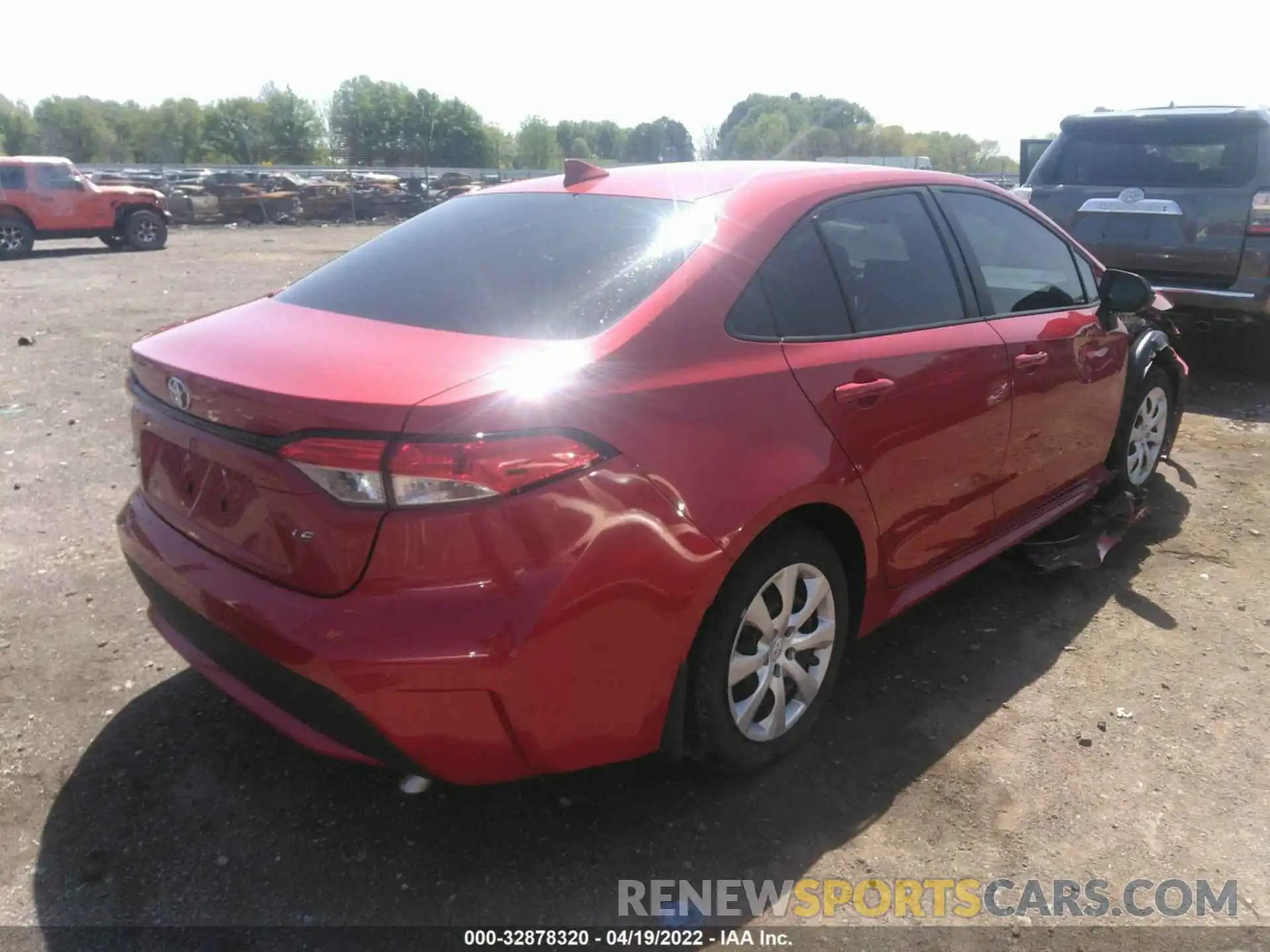 4 Photograph of a damaged car 5YFEPMAE6MP250454 TOYOTA COROLLA 2021