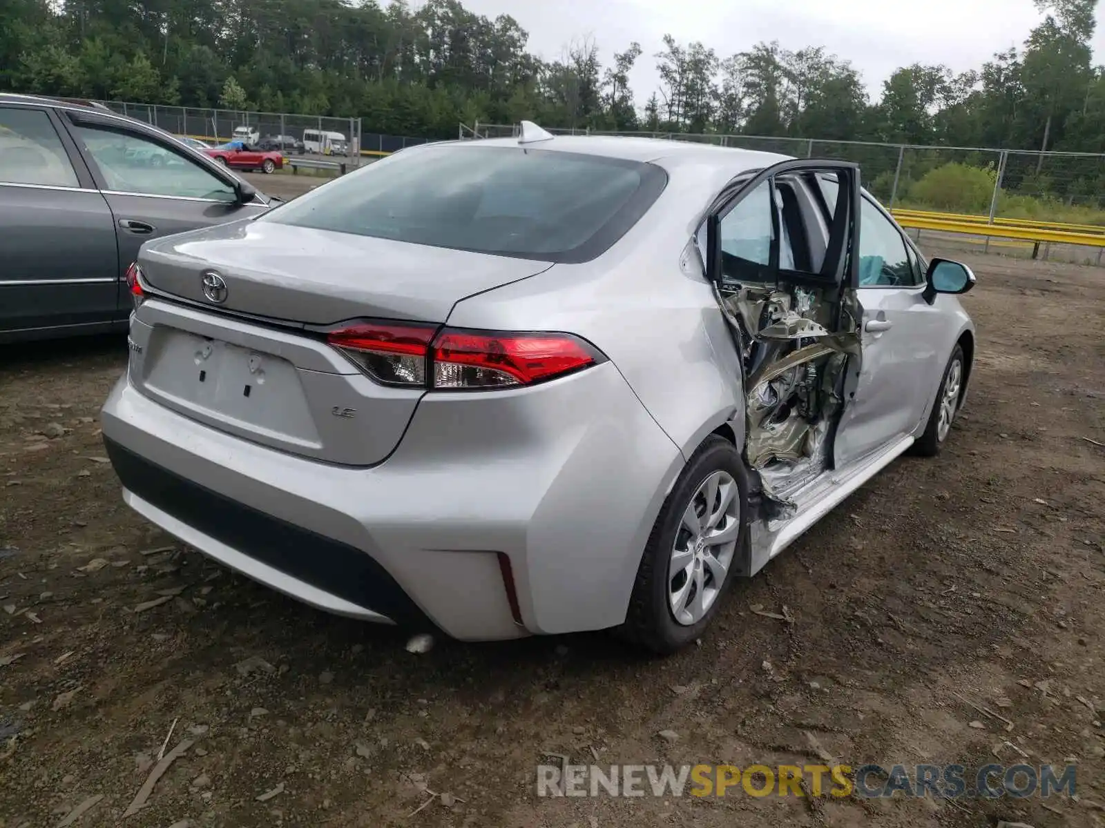 4 Photograph of a damaged car 5YFEPMAE6MP252141 TOYOTA COROLLA 2021