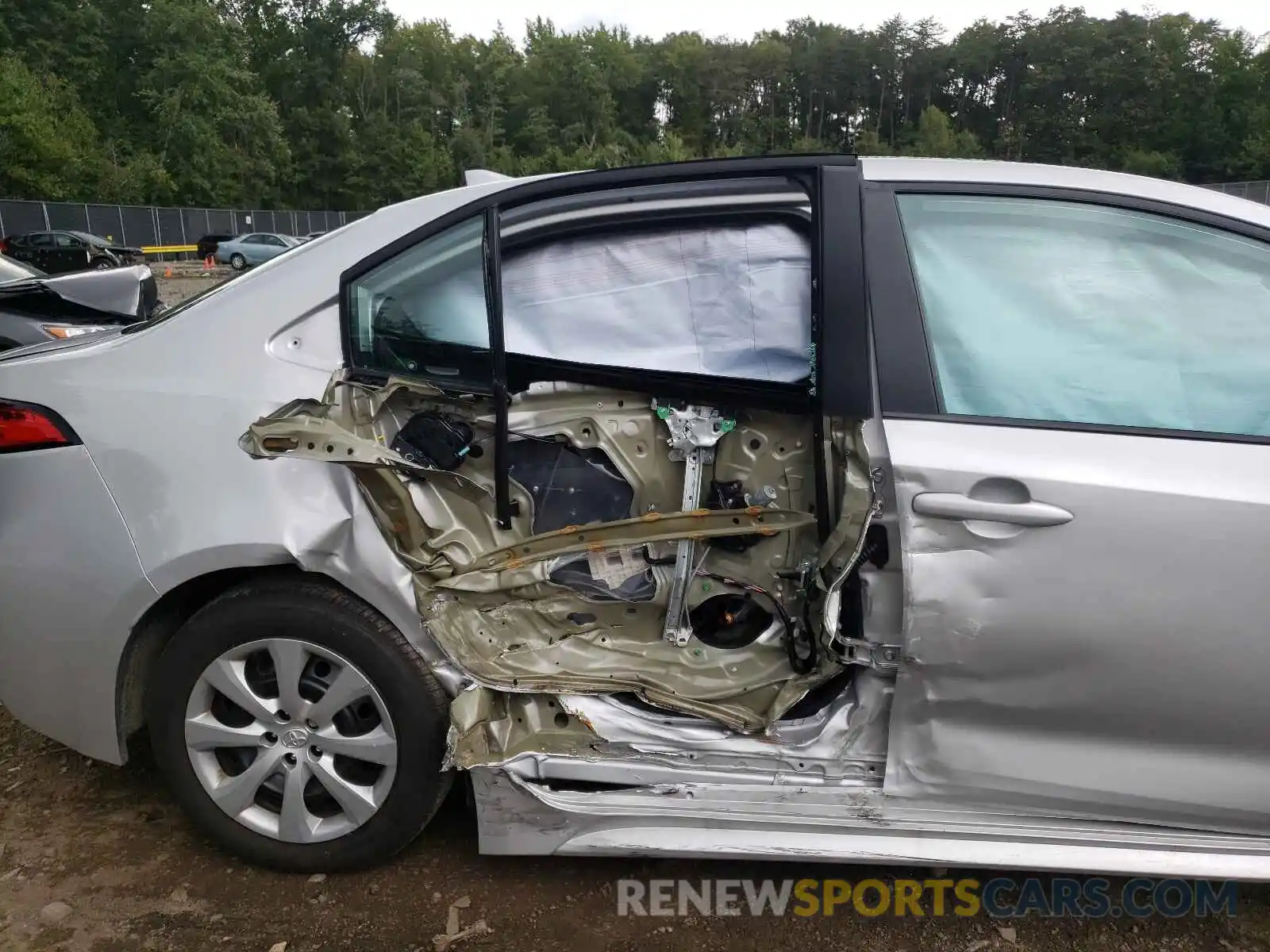 9 Photograph of a damaged car 5YFEPMAE6MP252141 TOYOTA COROLLA 2021