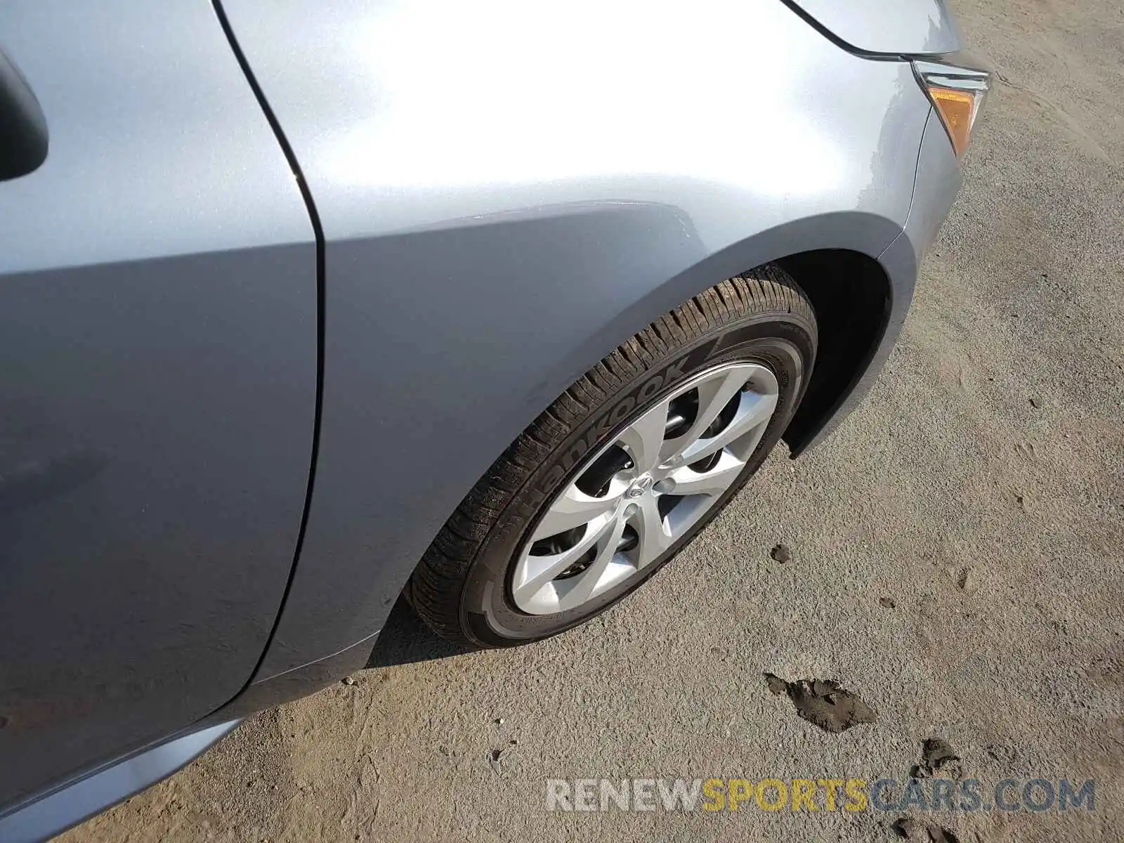 9 Photograph of a damaged car 5YFEPMAE6MP256027 TOYOTA COROLLA 2021