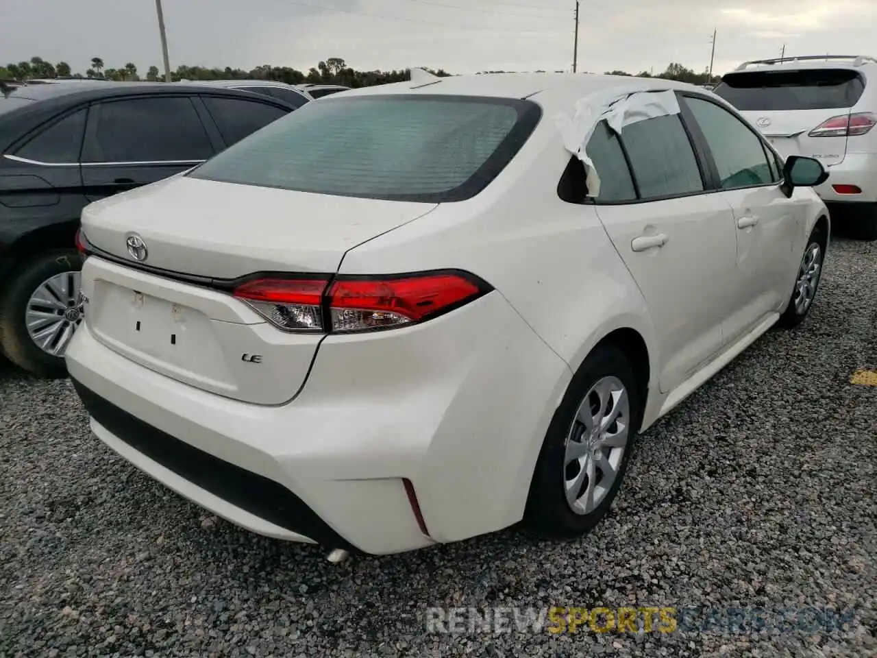 4 Photograph of a damaged car 5YFEPMAE6MP260076 TOYOTA COROLLA 2021