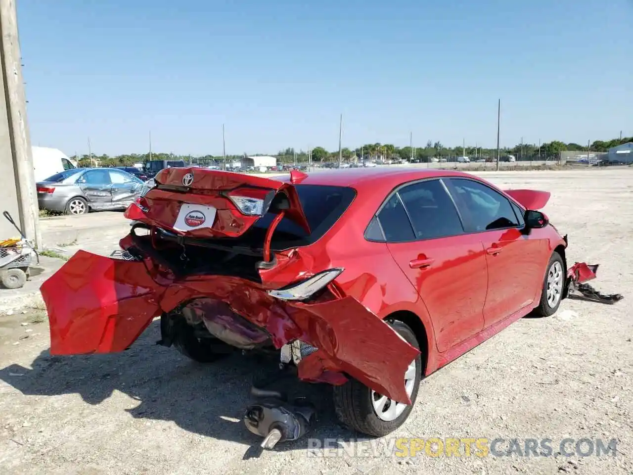 4 Photograph of a damaged car 5YFEPMAE6MP262202 TOYOTA COROLLA 2021