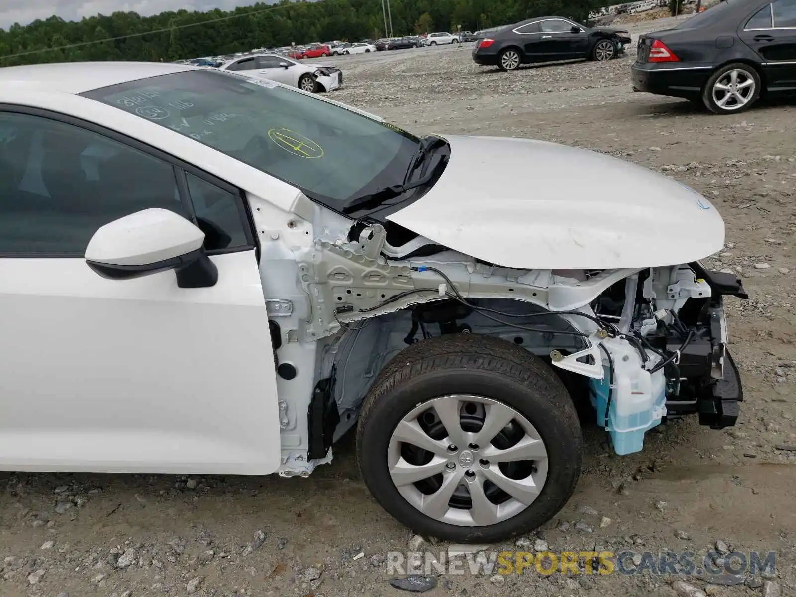 9 Photograph of a damaged car 5YFEPMAE6MP264242 TOYOTA COROLLA 2021