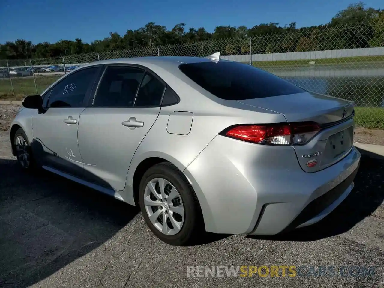 3 Photograph of a damaged car 5YFEPMAE7MP153327 TOYOTA COROLLA 2021