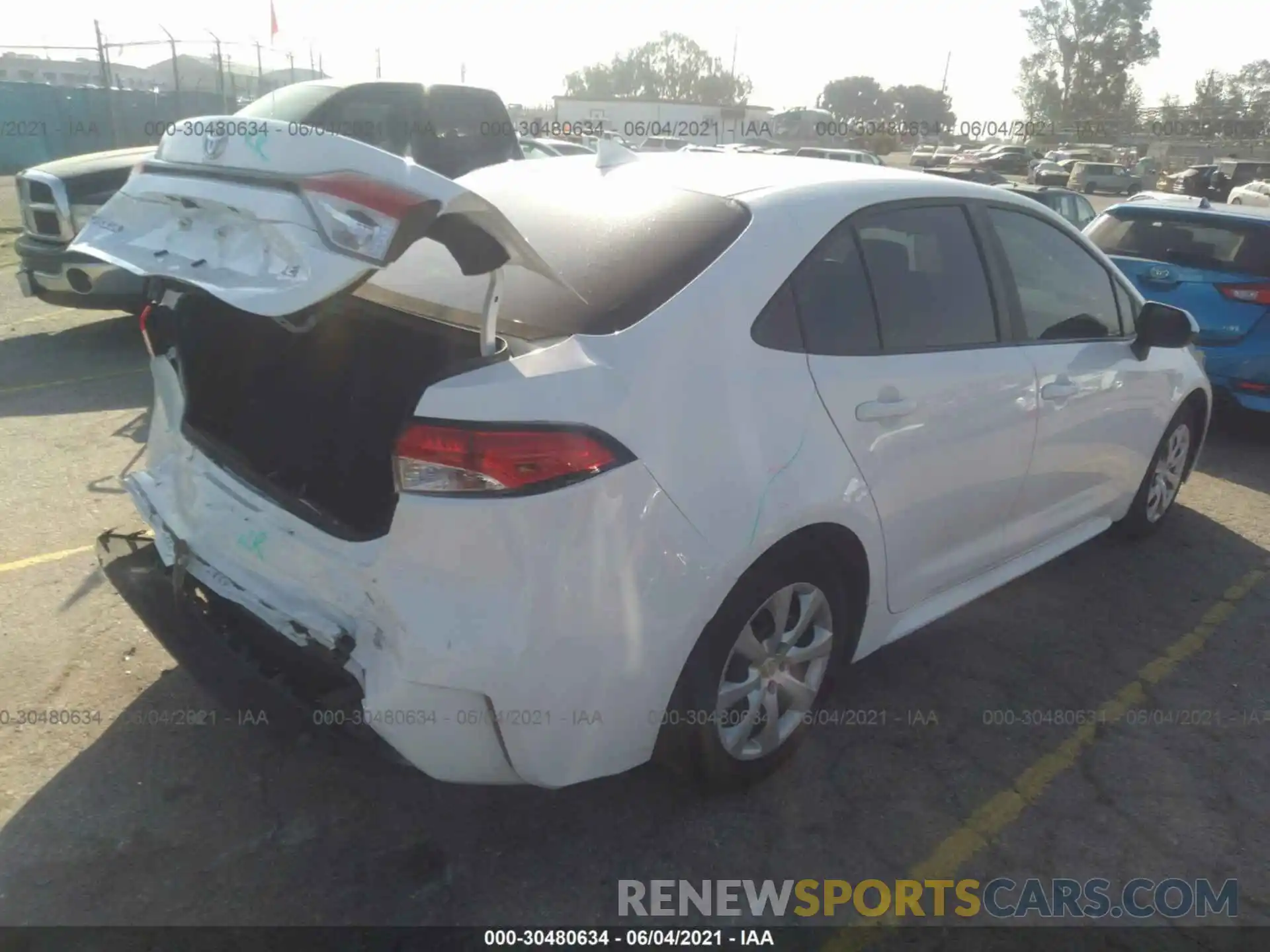 4 Photograph of a damaged car 5YFEPMAE7MP168300 TOYOTA COROLLA 2021