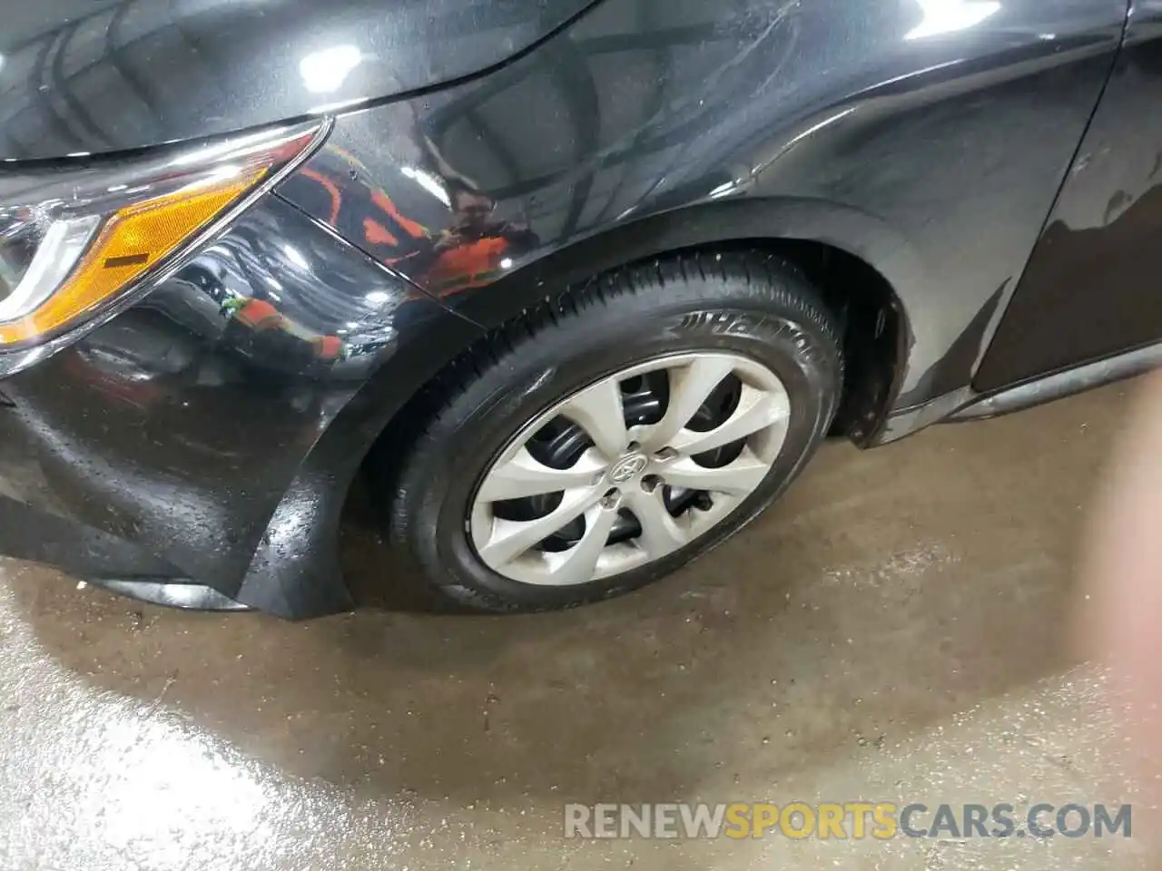 9 Photograph of a damaged car 5YFEPMAE7MP171939 TOYOTA COROLLA 2021