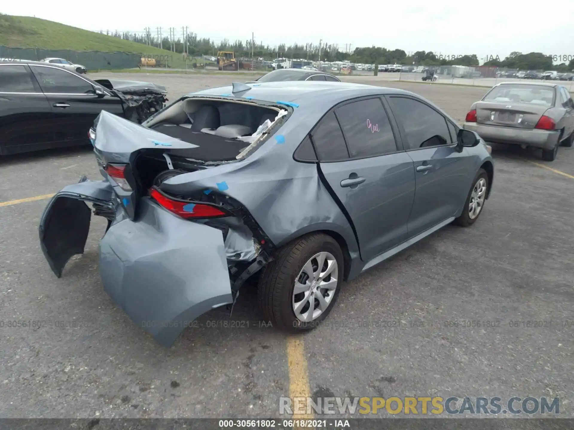 4 Photograph of a damaged car 5YFEPMAE7MP195903 TOYOTA COROLLA 2021