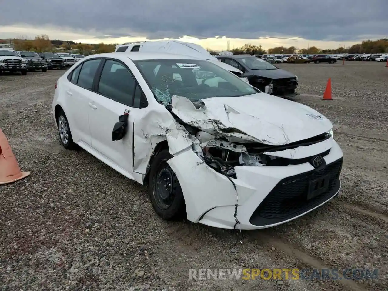 1 Photograph of a damaged car 5YFEPMAE7MP203692 TOYOTA COROLLA 2021