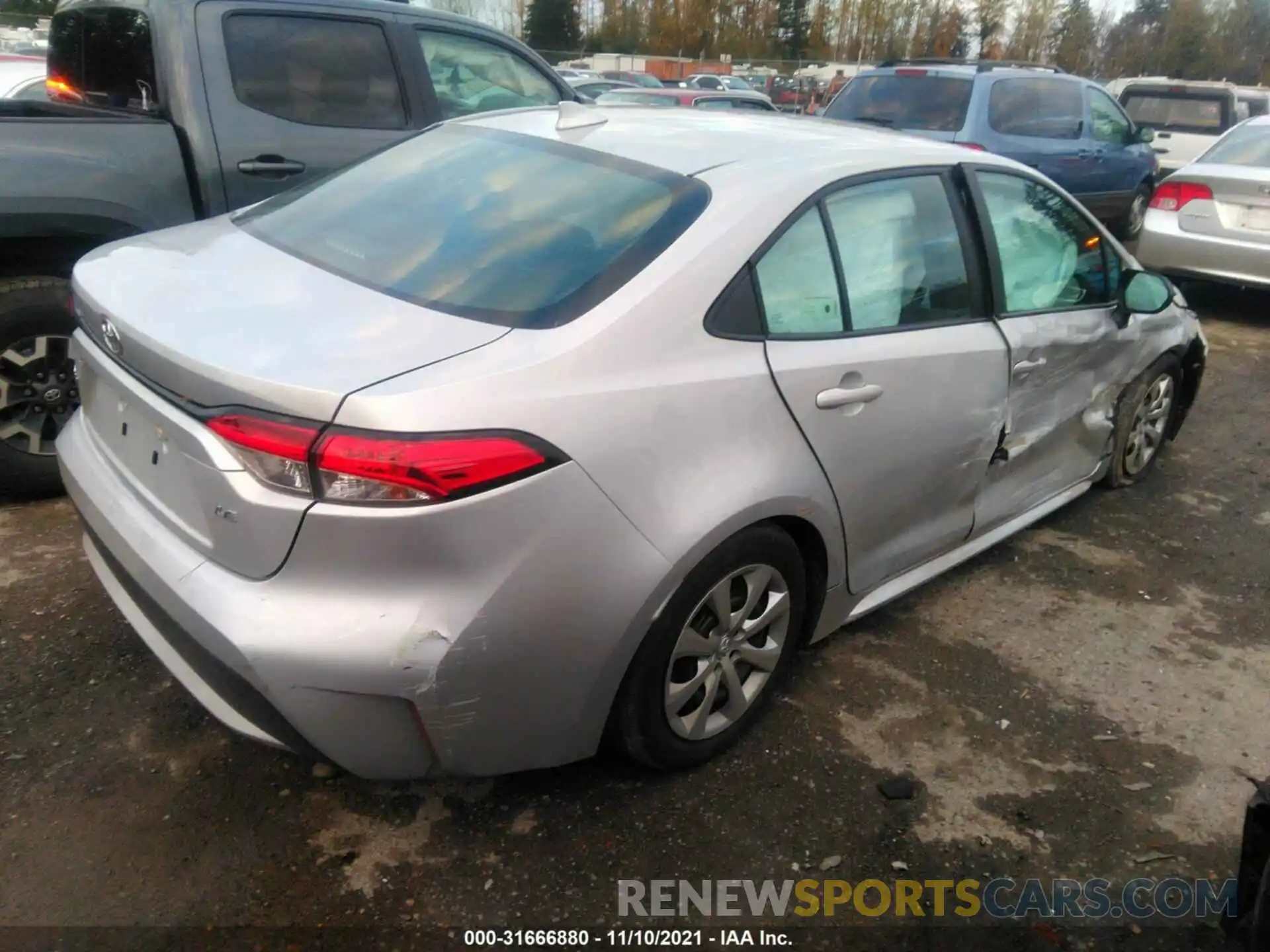 4 Photograph of a damaged car 5YFEPMAE7MP210013 TOYOTA COROLLA 2021