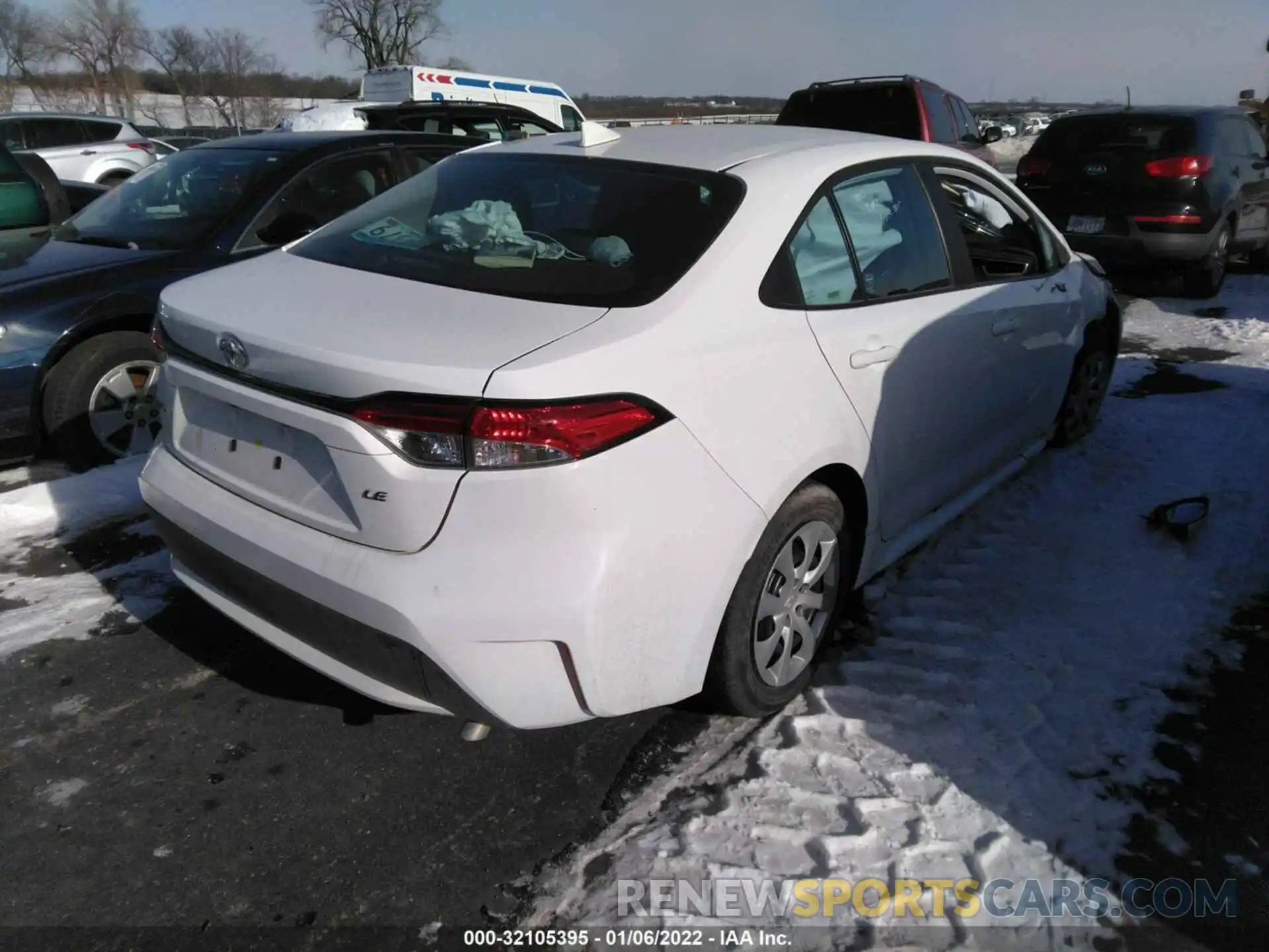 4 Photograph of a damaged car 5YFEPMAE7MP220136 TOYOTA COROLLA 2021