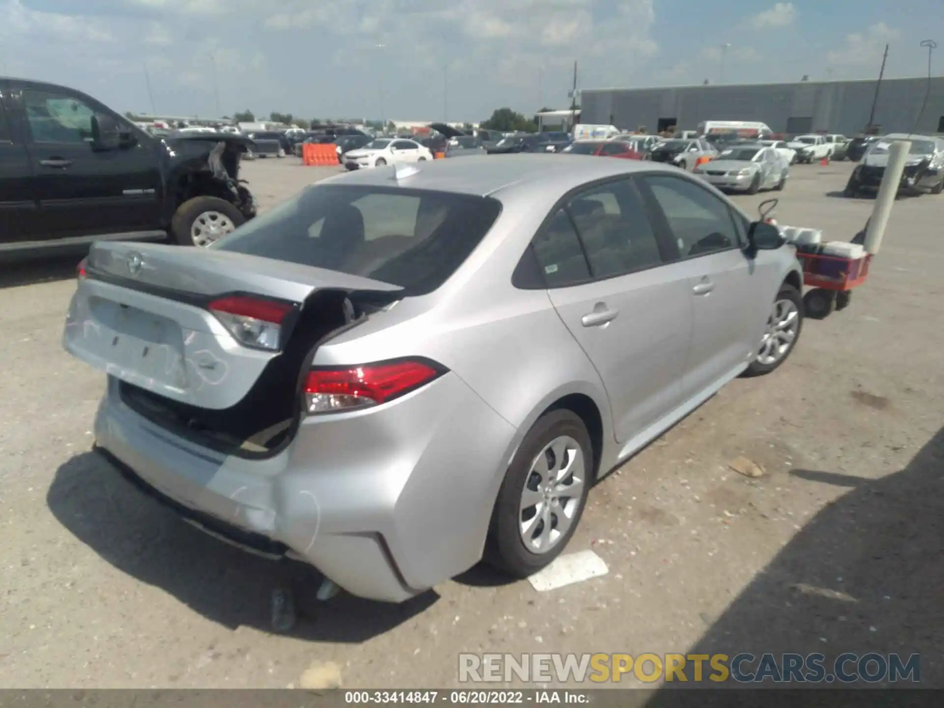 4 Photograph of a damaged car 5YFEPMAE7MP232500 TOYOTA COROLLA 2021