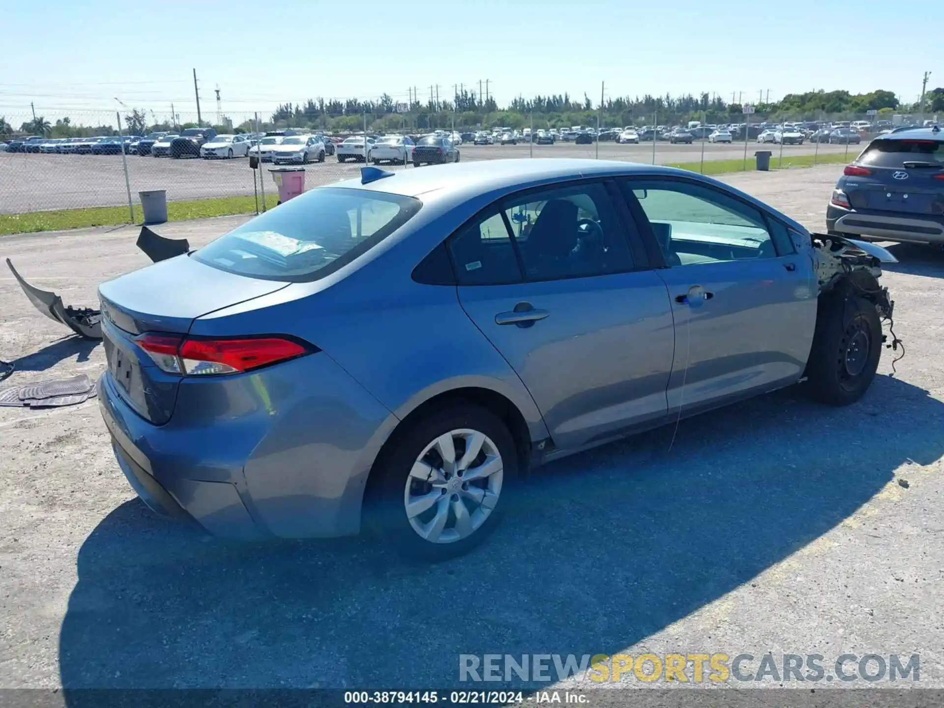 4 Photograph of a damaged car 5YFEPMAE7MP232643 TOYOTA COROLLA 2021