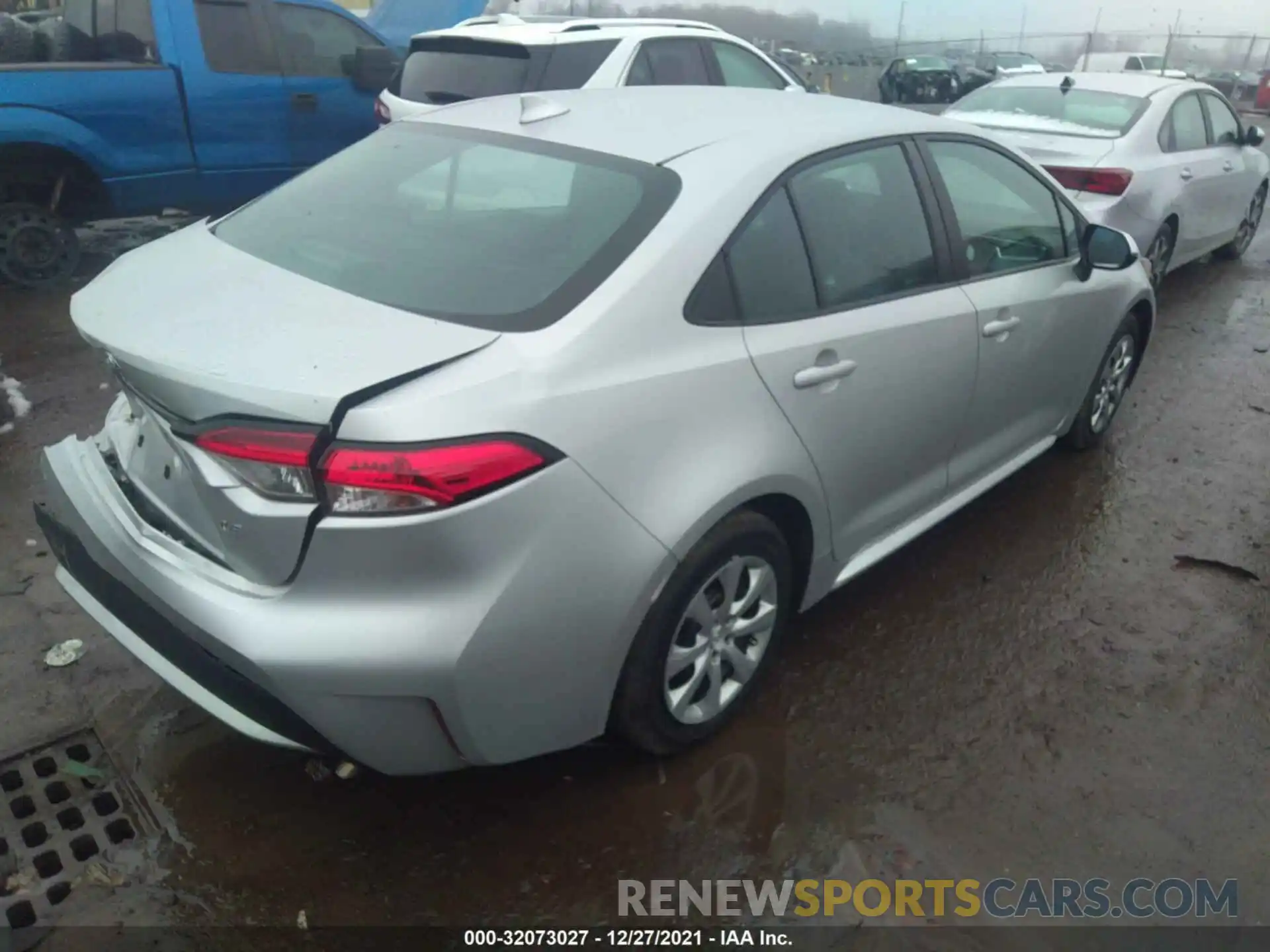 4 Photograph of a damaged car 5YFEPMAE7MP236529 TOYOTA COROLLA 2021