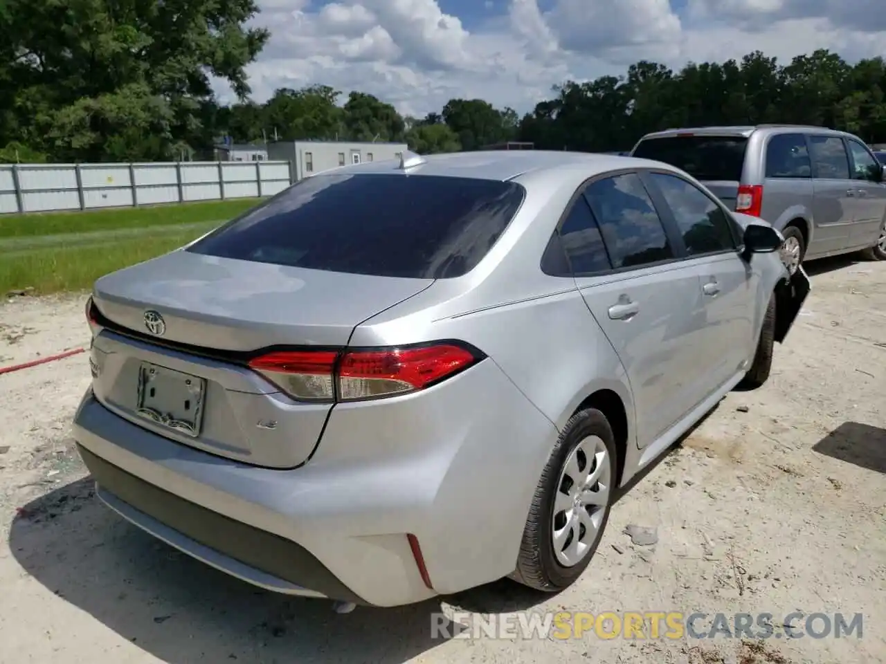 4 Photograph of a damaged car 5YFEPMAE7MP258806 TOYOTA COROLLA 2021