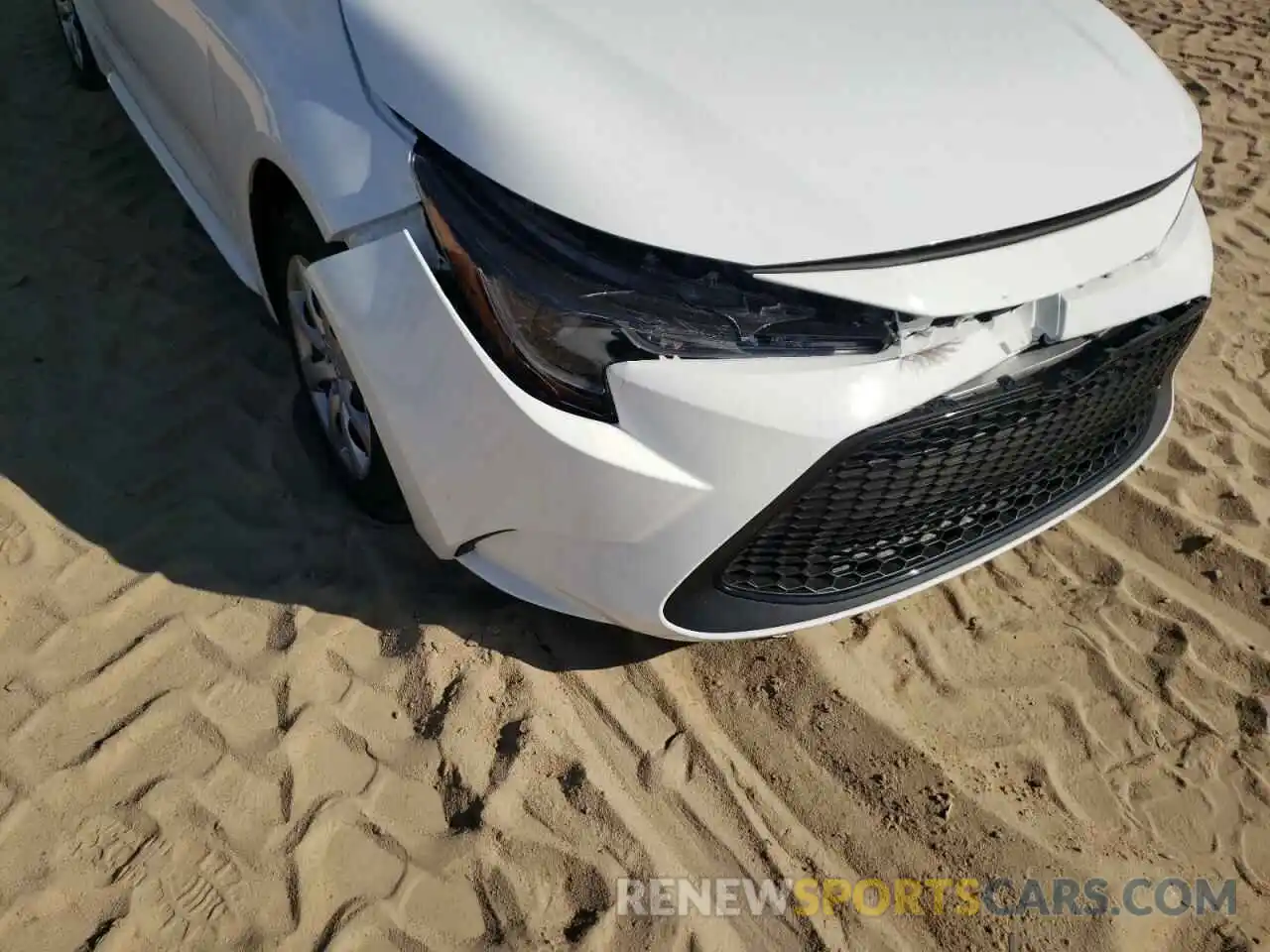 9 Photograph of a damaged car 5YFEPMAE7MP270731 TOYOTA COROLLA 2021