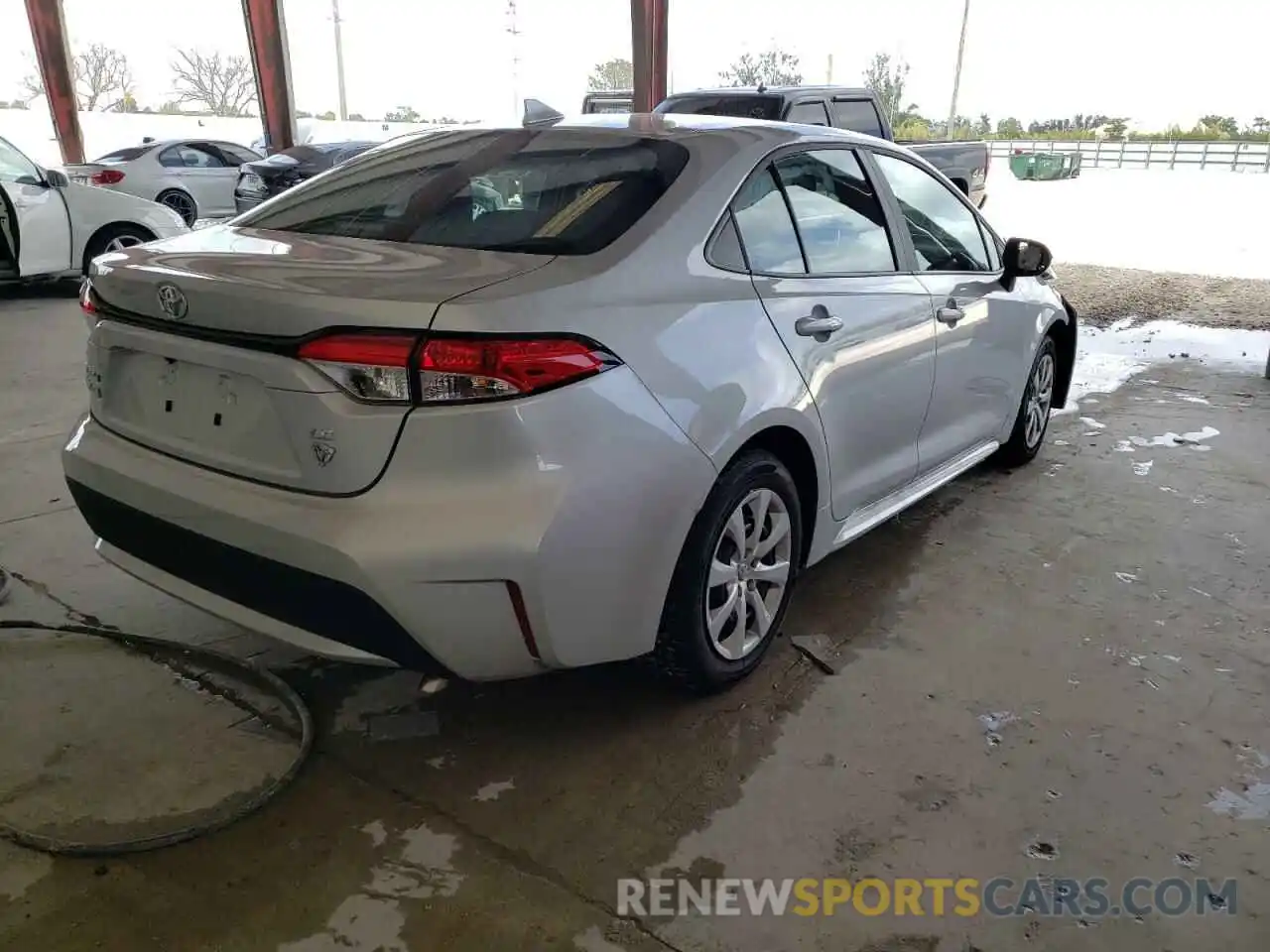 4 Photograph of a damaged car 5YFEPMAE7MP271197 TOYOTA COROLLA 2021