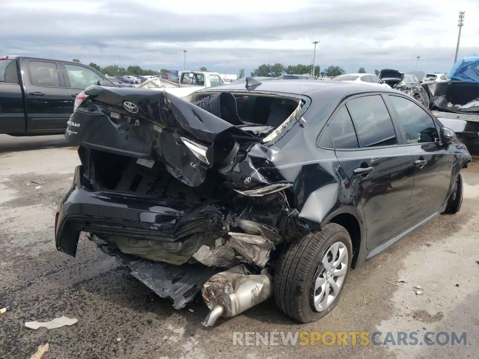 4 Photograph of a damaged car 5YFEPMAE8MP150677 TOYOTA COROLLA 2021