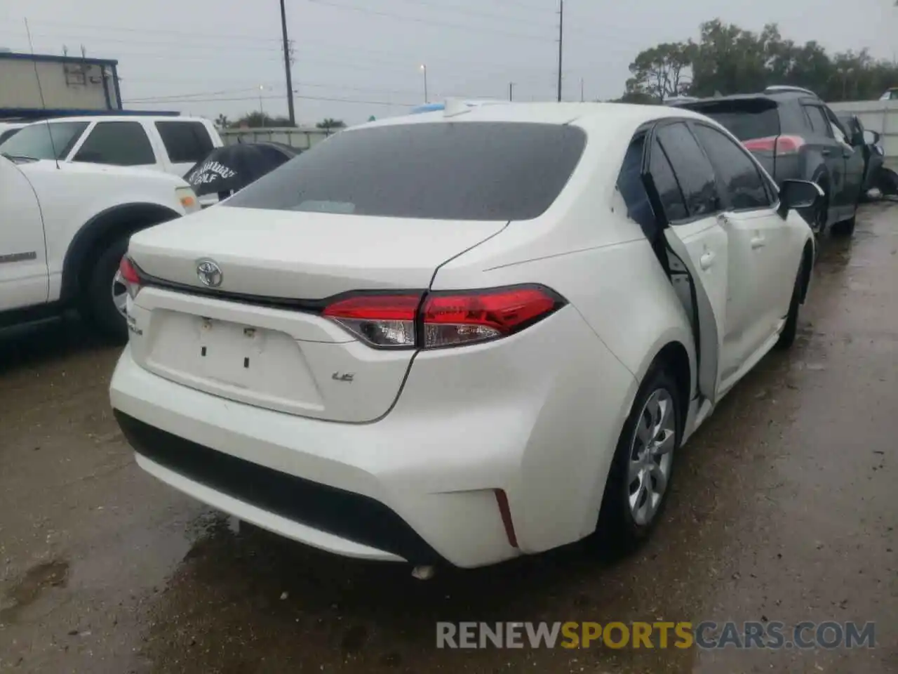 4 Photograph of a damaged car 5YFEPMAE8MP151800 TOYOTA COROLLA 2021