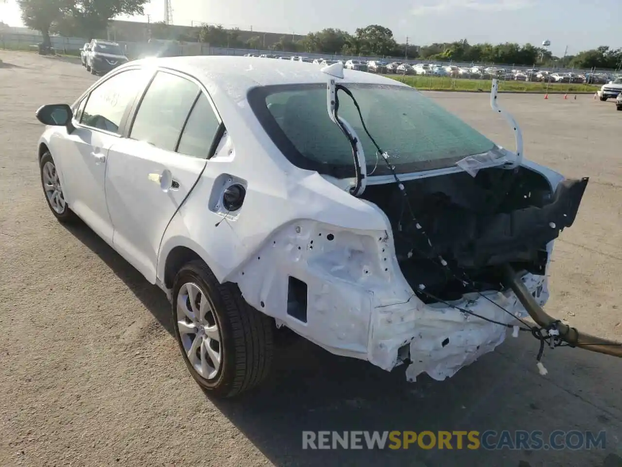 3 Photograph of a damaged car 5YFEPMAE8MP156253 TOYOTA COROLLA 2021