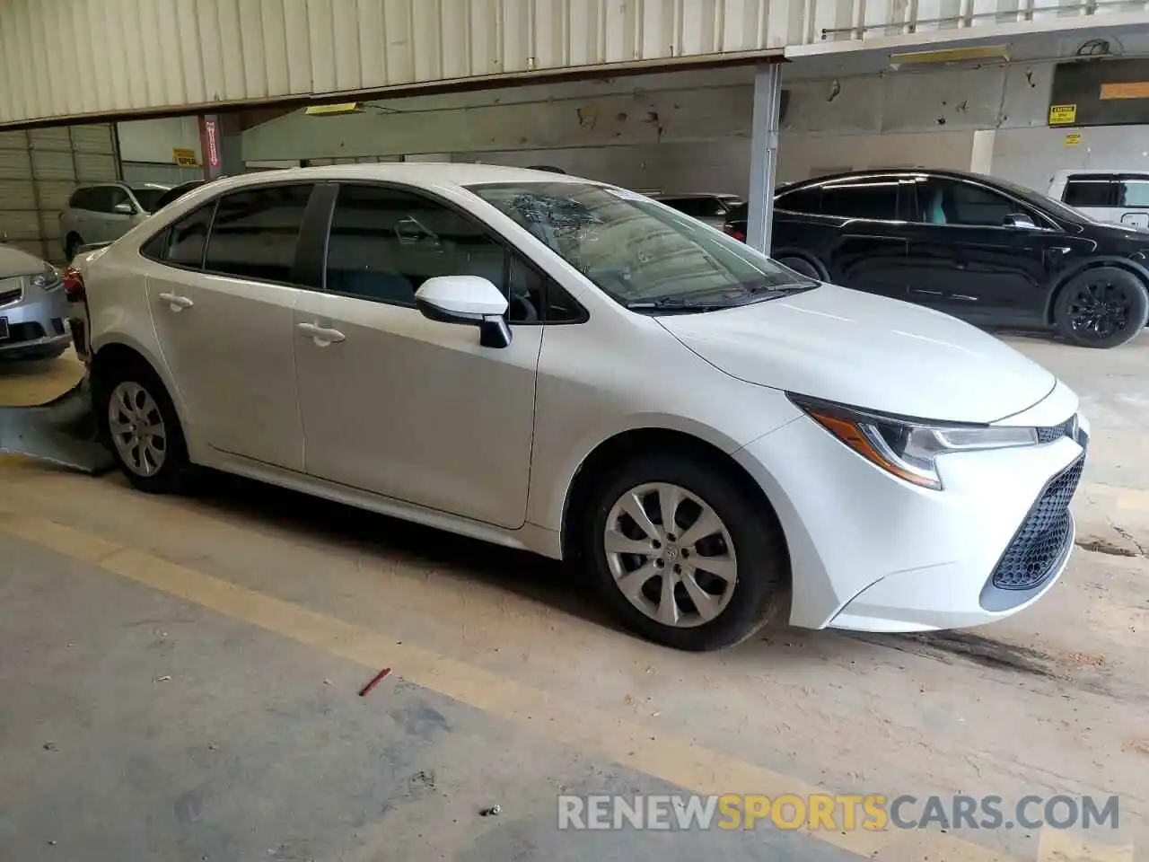 4 Photograph of a damaged car 5YFEPMAE8MP157936 TOYOTA COROLLA 2021