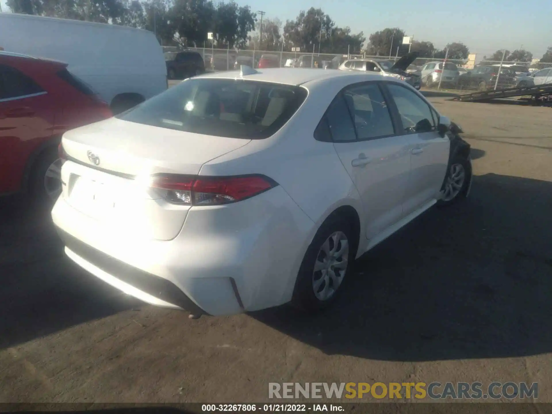 4 Photograph of a damaged car 5YFEPMAE8MP158620 TOYOTA COROLLA 2021