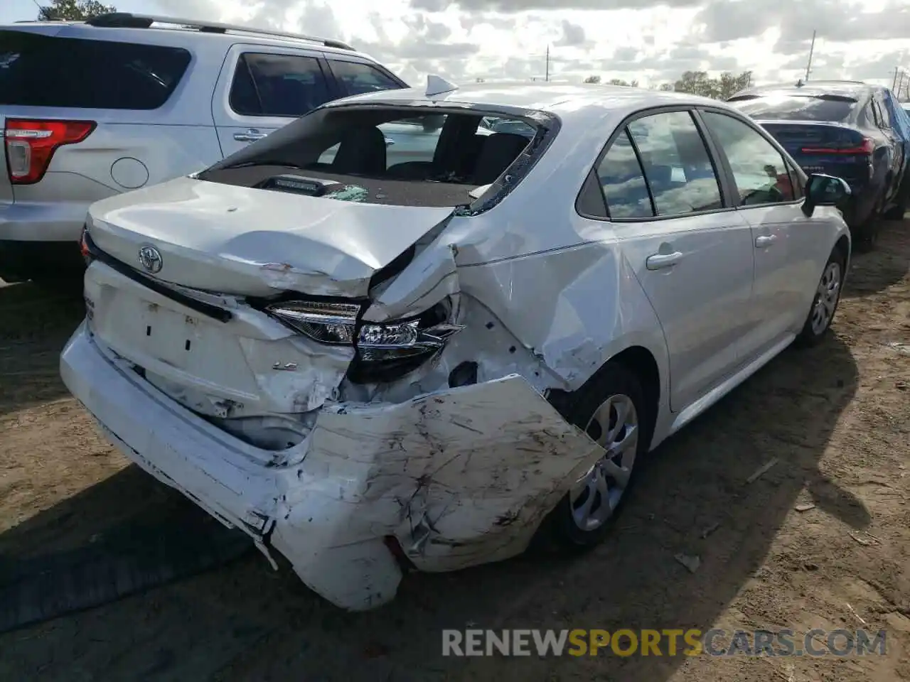 4 Photograph of a damaged car 5YFEPMAE8MP159038 TOYOTA COROLLA 2021