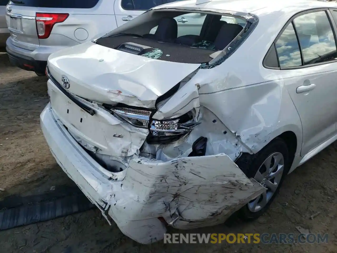 9 Photograph of a damaged car 5YFEPMAE8MP159038 TOYOTA COROLLA 2021